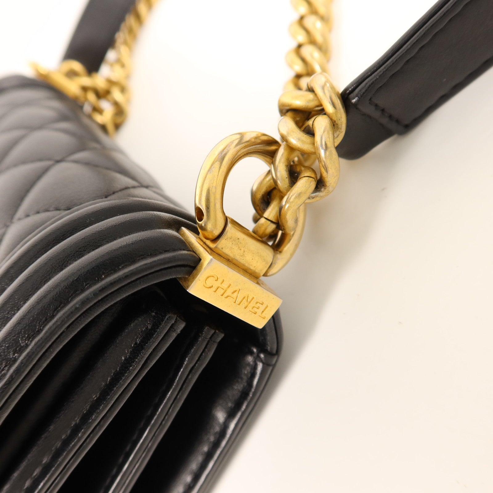CHANEL 牛皮皮革Le Boy金扣鏈帶肩背袋