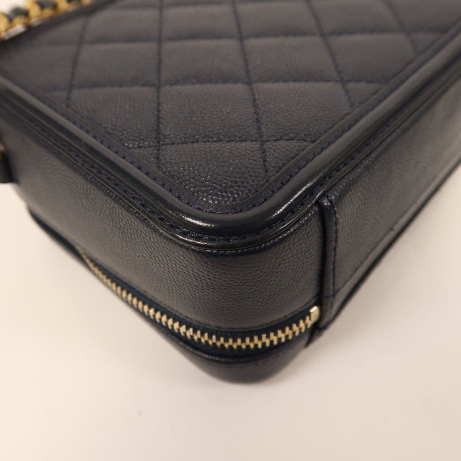 CHANEL 【激減優惠】牛皮皮革Vanity Case金扣鏈帶肩背袋