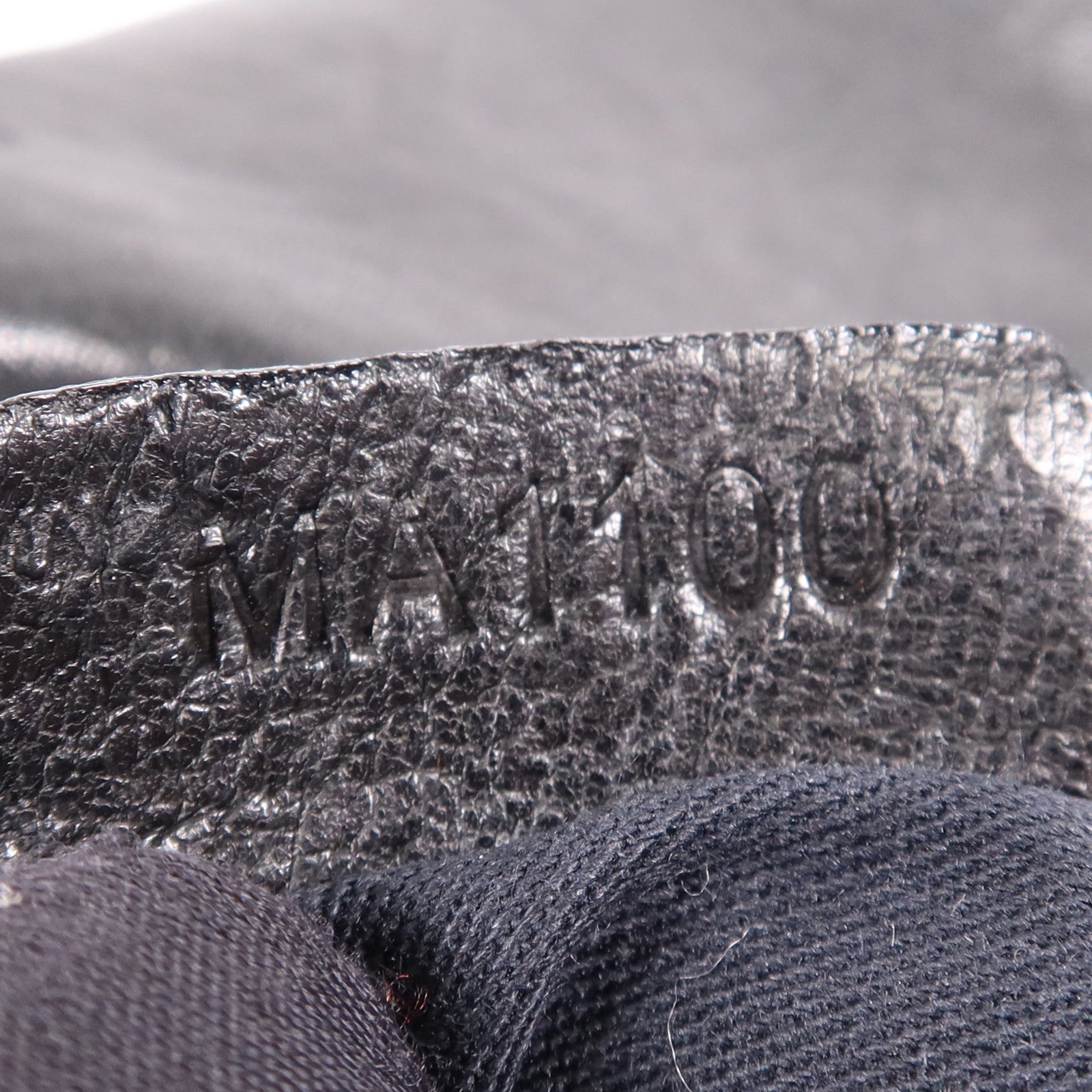 GIVENCHY 牛皮皮革Shoulder Bag金扣肩背袋