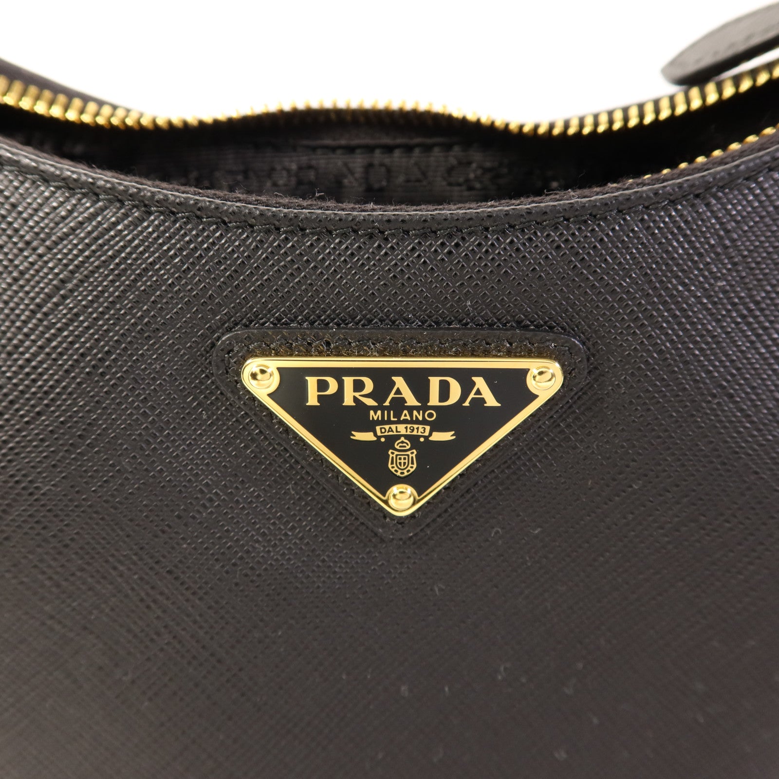 PRADA Saffiano皮革Re-Edition 2005金扣肩背袋