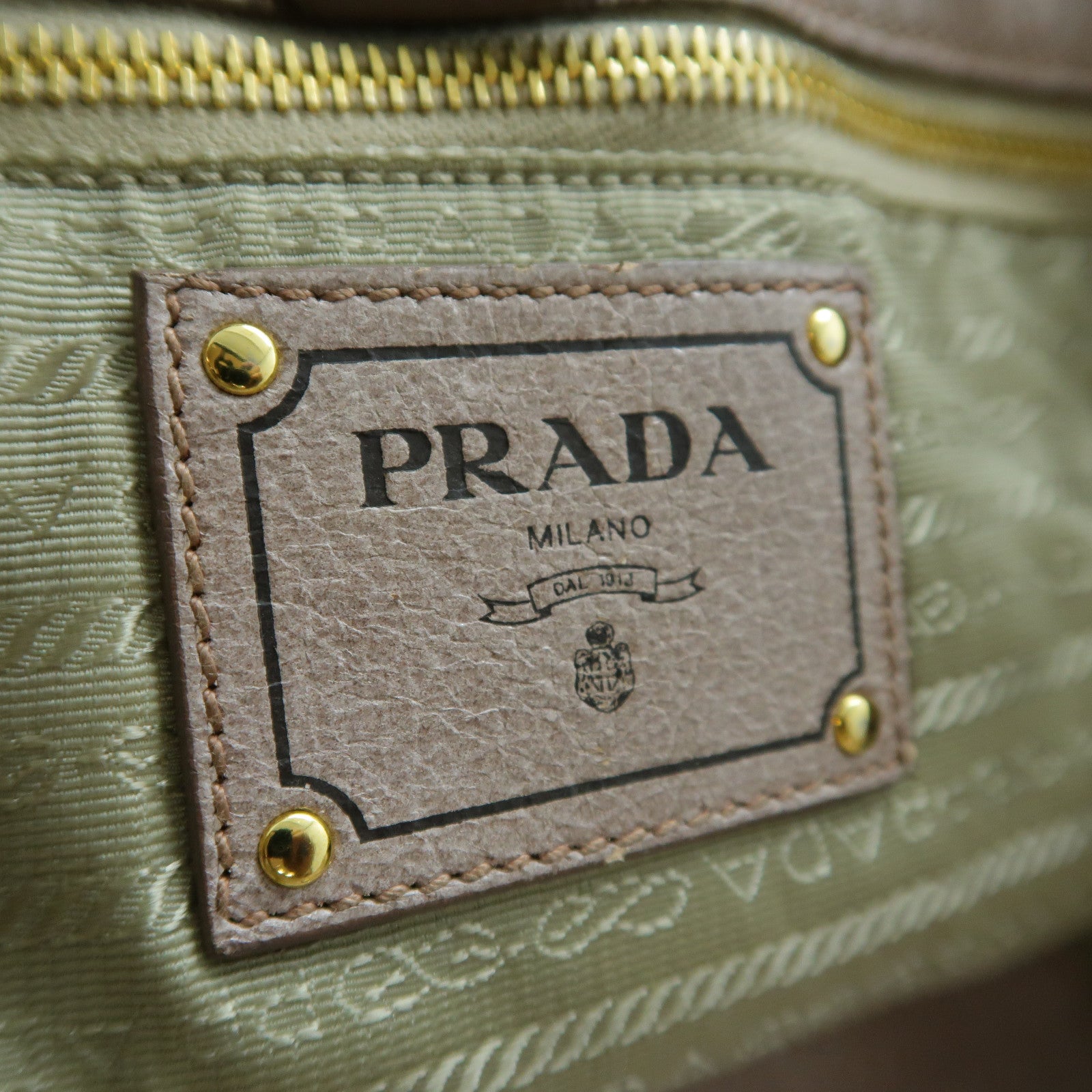 PRADA 牛皮皮革Hand Bag金扣手挽袋