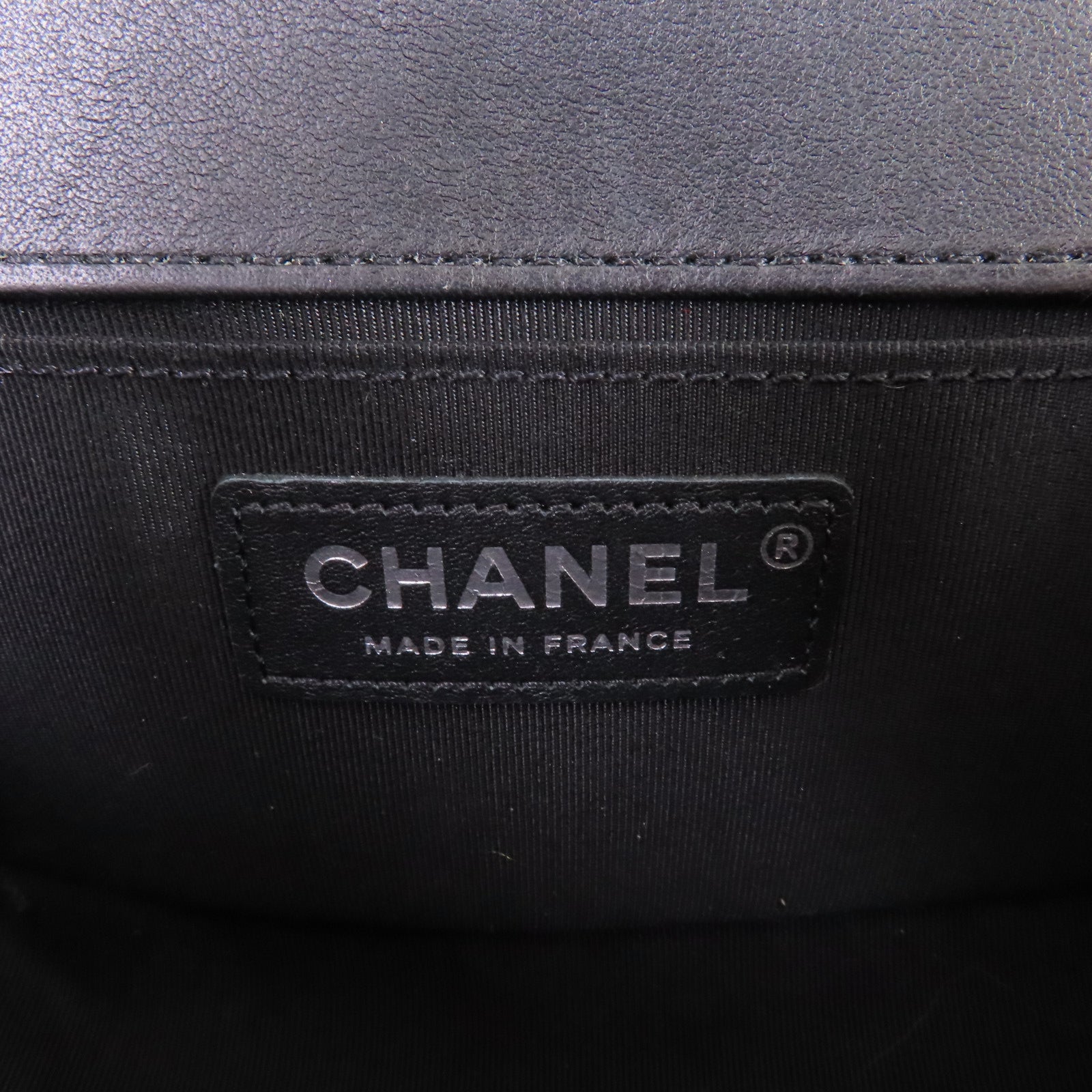 CHANEL 斜紋羊皮皮革Le Boy 20 Chain Shoulder Bag銀扣鏈帶肩背袋黑色