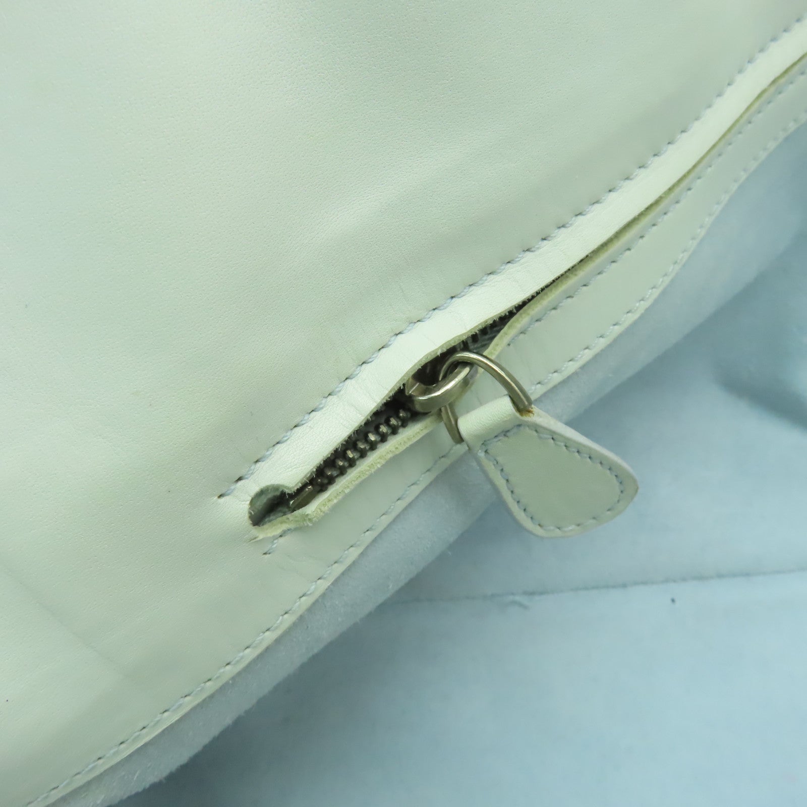 BOTTEGA VENETA 織紋皮革Shoulder Bag金扣肩背袋白色