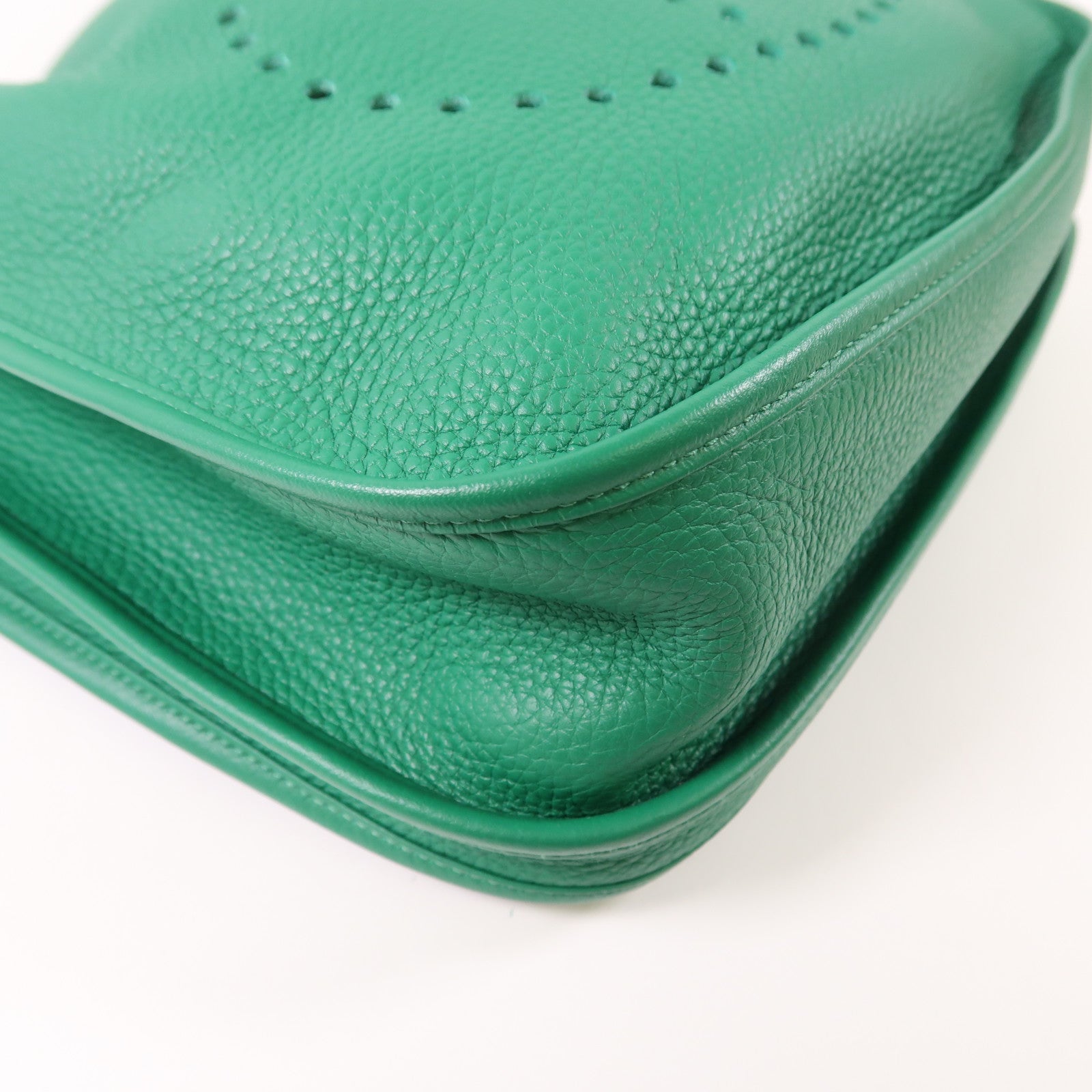HERMES Clemence皮革Evelyne PM銀扣肩背袋Vert Vertigao