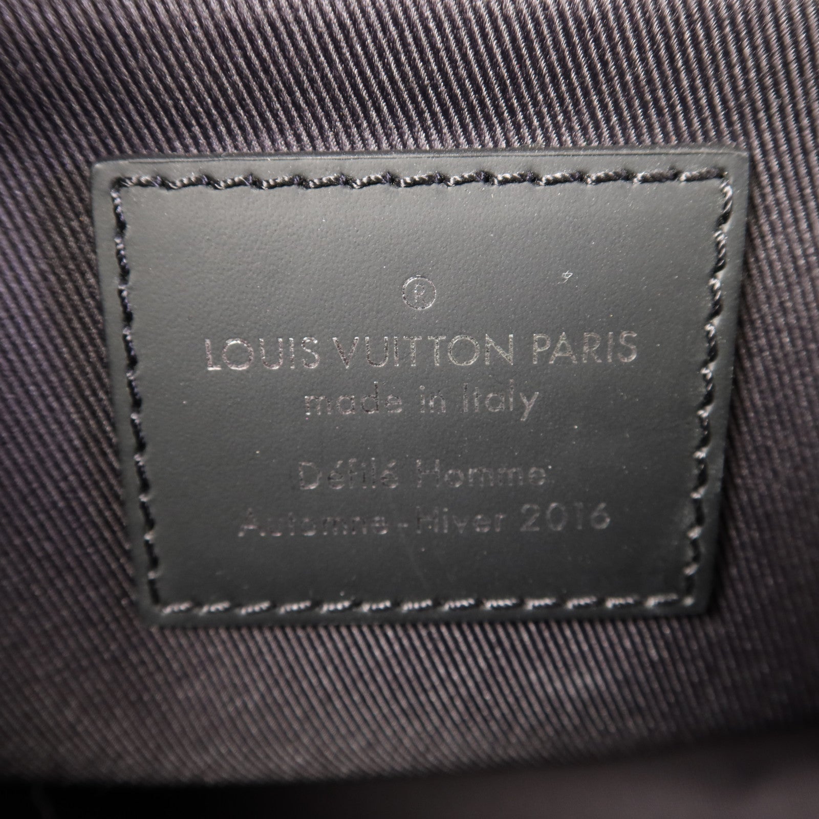 LOUIS VUITTON Monogram Eclipse Messenger PM Voyager銀扣肩背袋