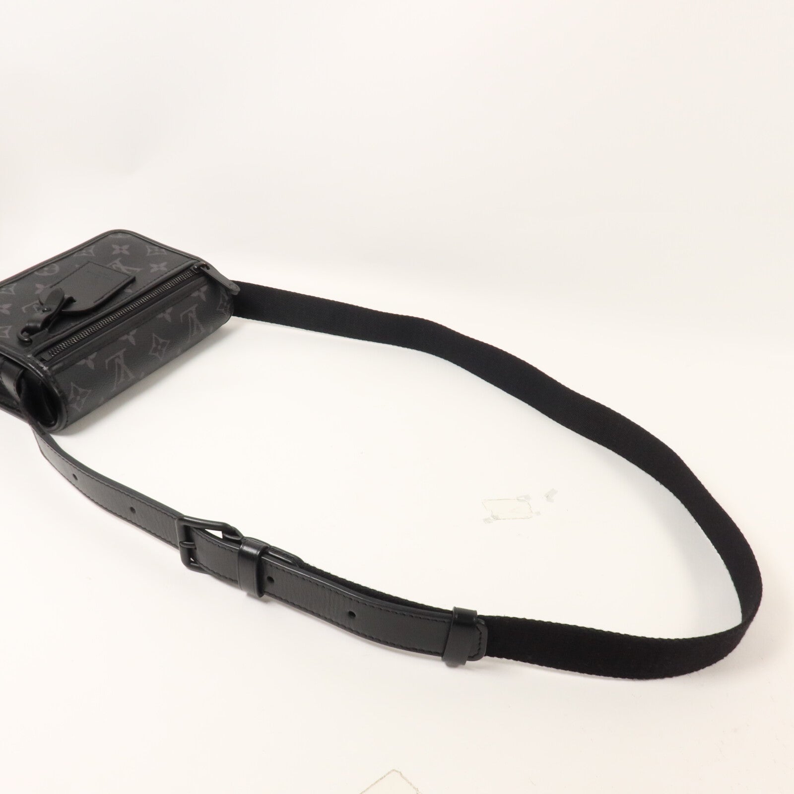 LOUIS VUITTON Monogram Eclipse Bosphore Wearable Wallet肩背袋