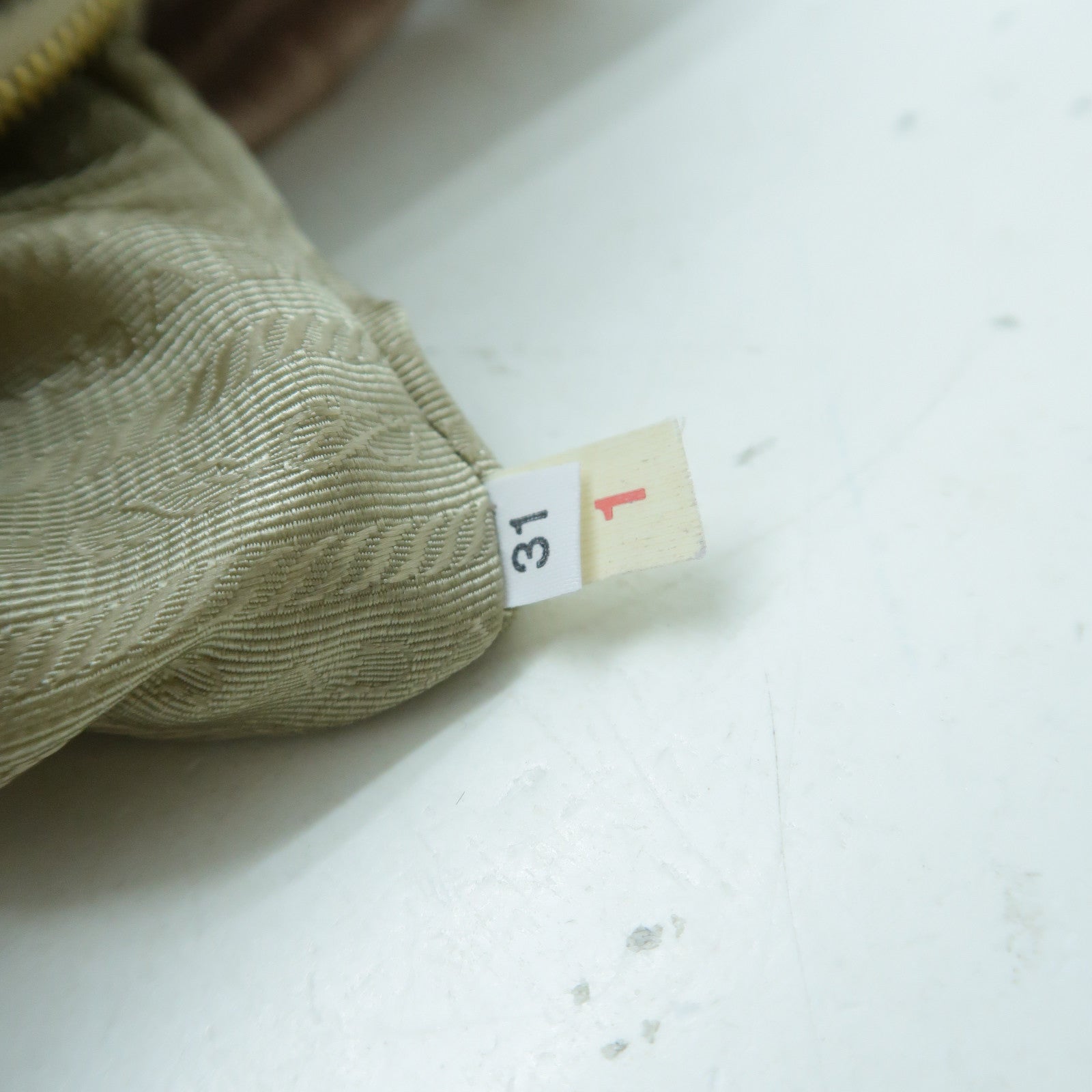 PRADA 牛皮皮革Hand Bag金扣手挽袋