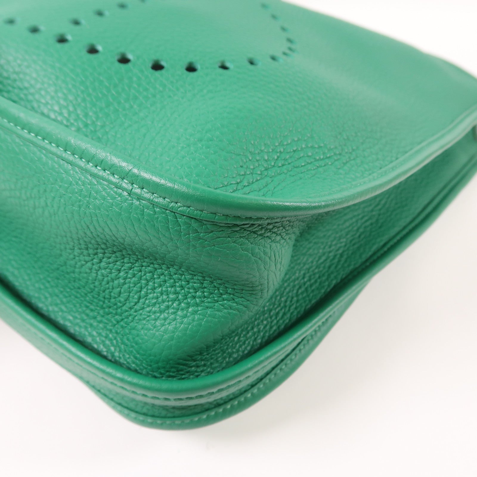 HERMES Clemence皮革Evelyne PM銀扣肩背袋Vert Vertigao