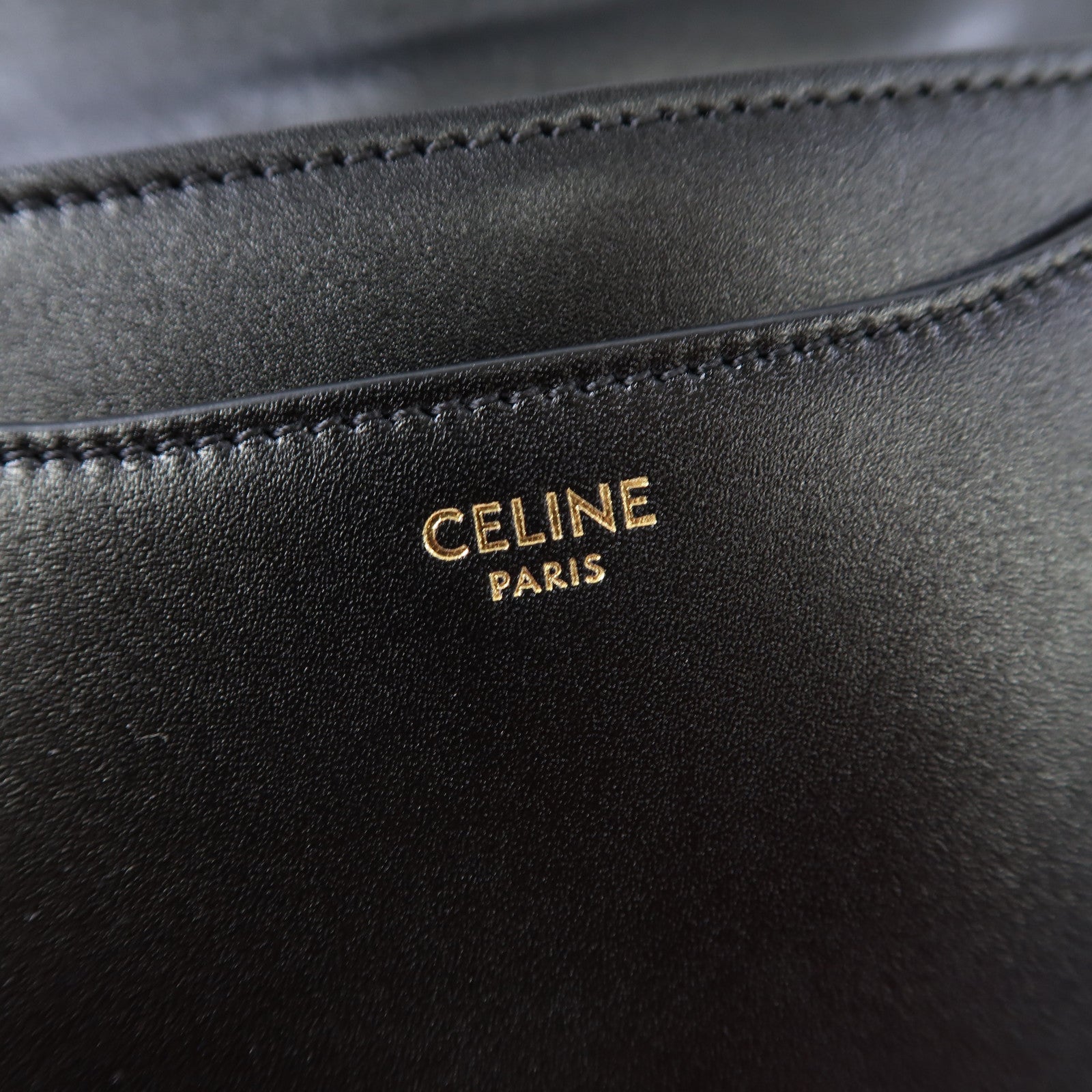 CELINE 牛皮皮革Small Besace 16金扣肩背袋黑色