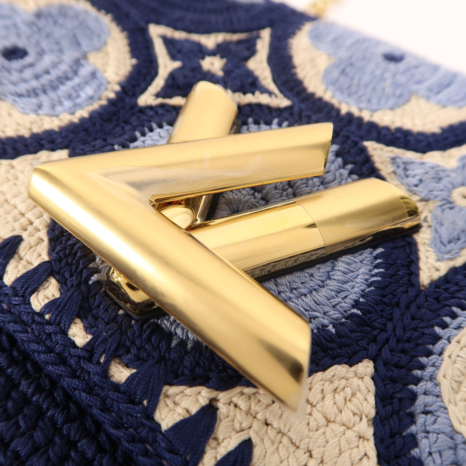 LOUIS VUITTON Crochet Twist MM金扣鏈帶肩背袋
