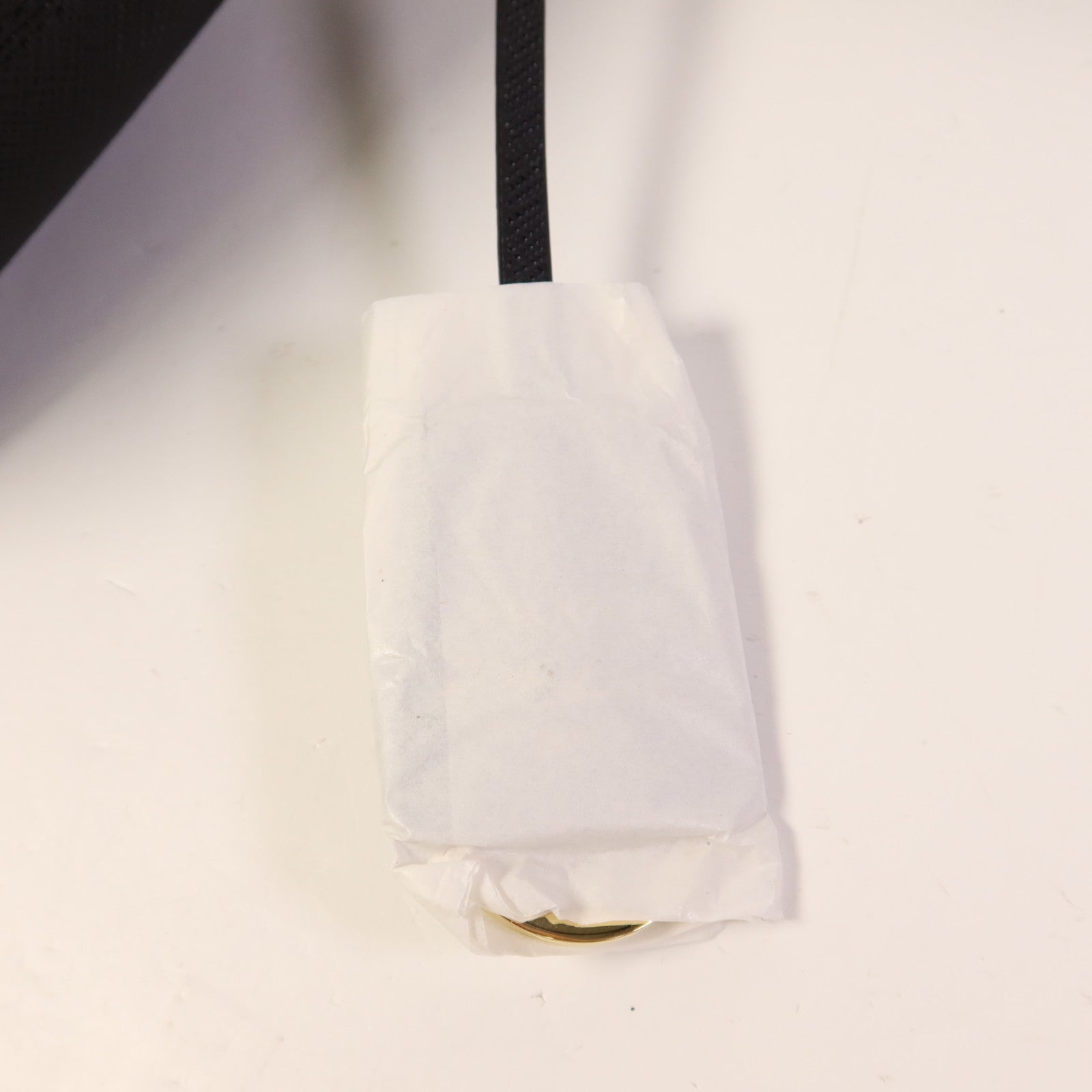 PRADA Saffiano皮革Re-Edition 2005金扣肩背袋