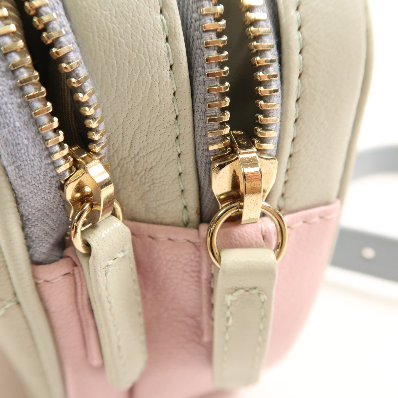 CHANEL 牛皮皮革Waist Bag金扣鏈帶腰包