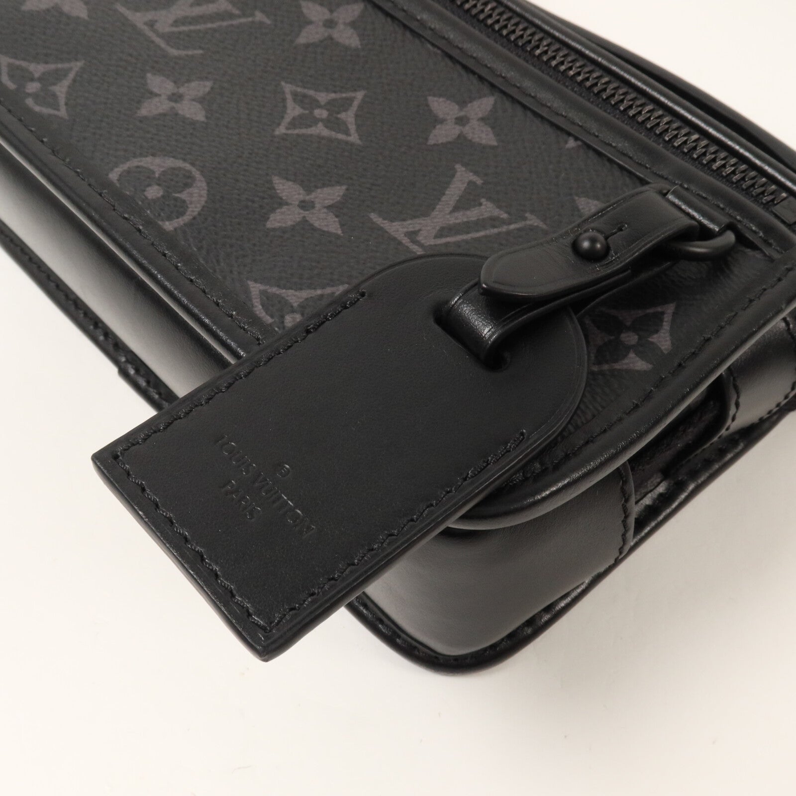 LOUIS VUITTON Monogram Eclipse Bosphore Wearable Wallet肩背袋