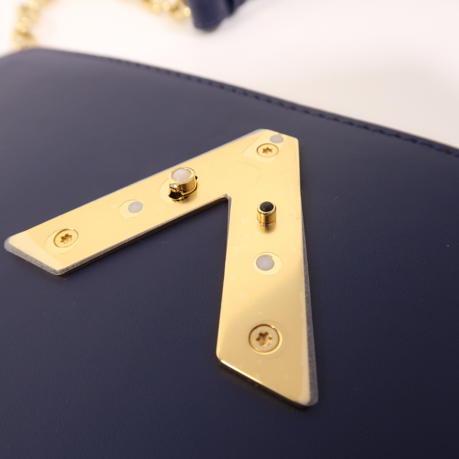 LOUIS VUITTON Crochet Twist MM金扣鏈帶肩背袋