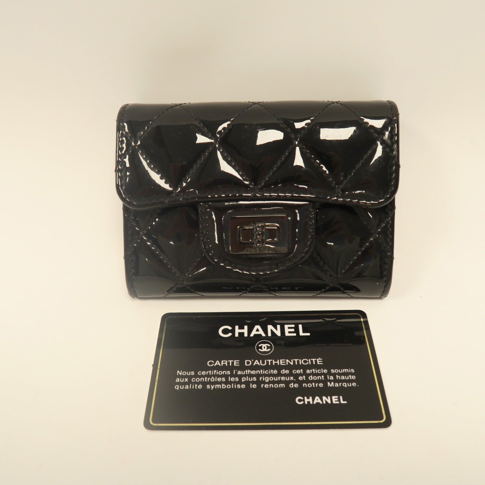 CHANEL 【激減優惠】菱格漆皮皮革Card Case銀扣卡片套黑色