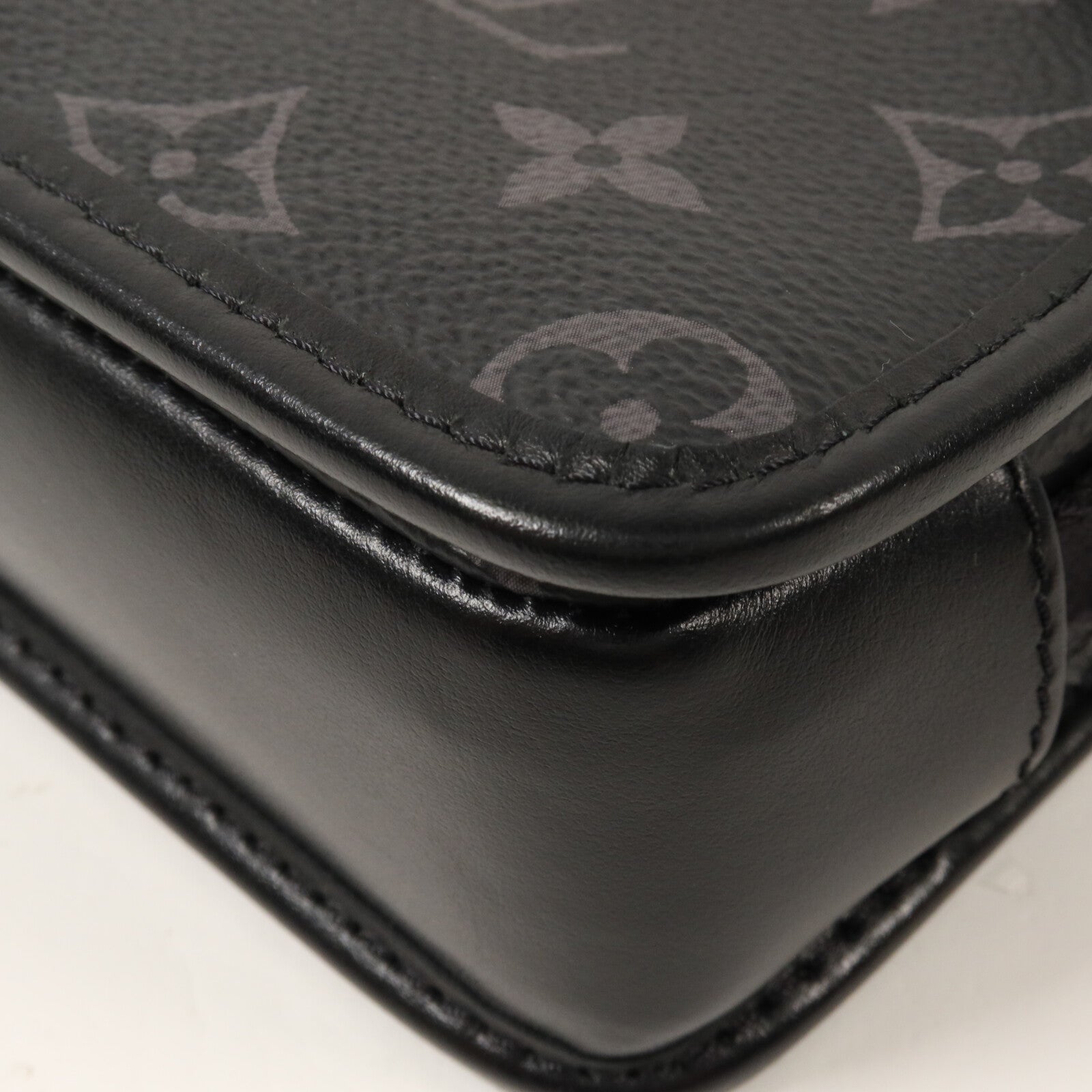 LOUIS VUITTON Monogram Eclipse Bosphore Wearable Wallet肩背袋