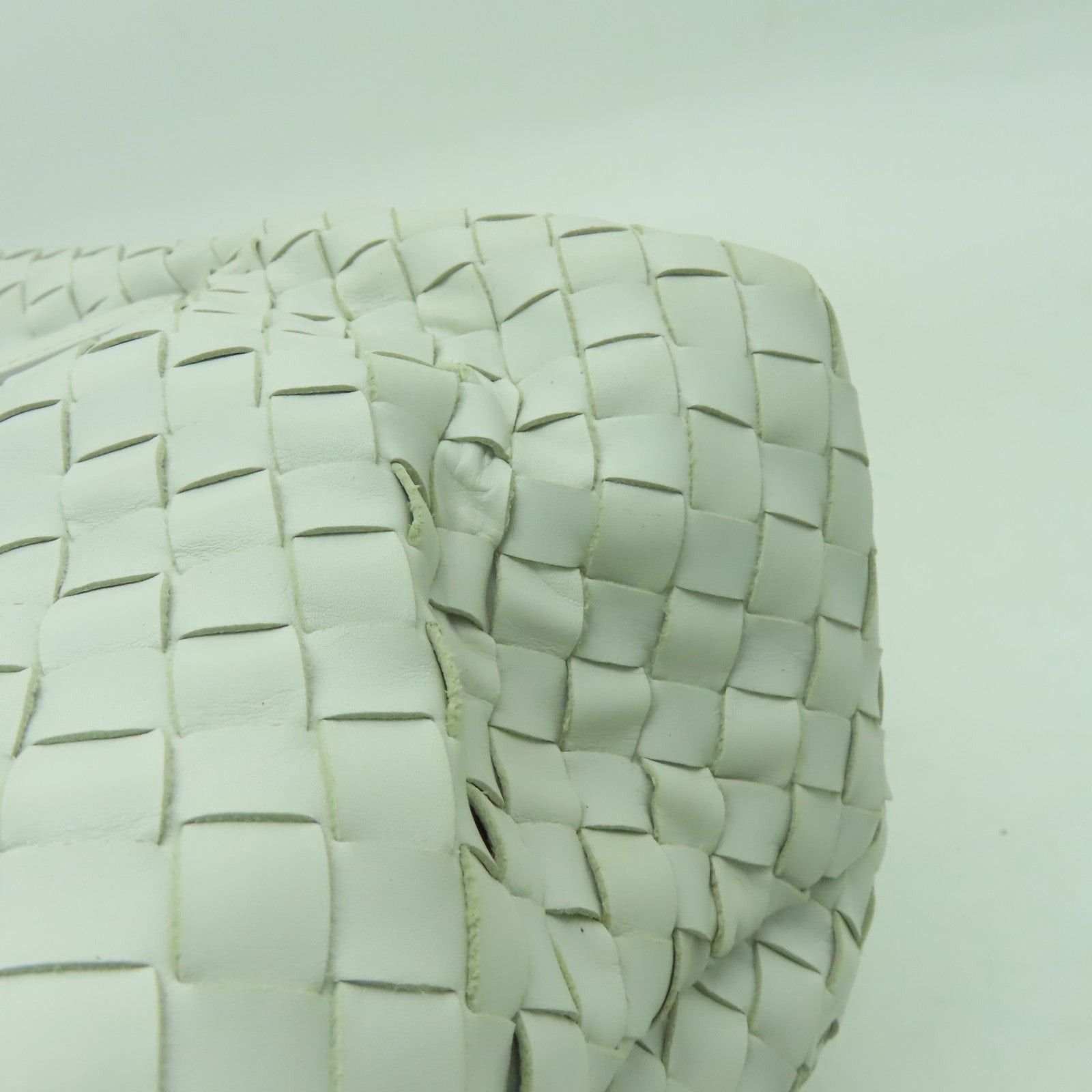 BOTTEGA VENETA 織紋皮革Shoulder Bag金扣肩背袋白色