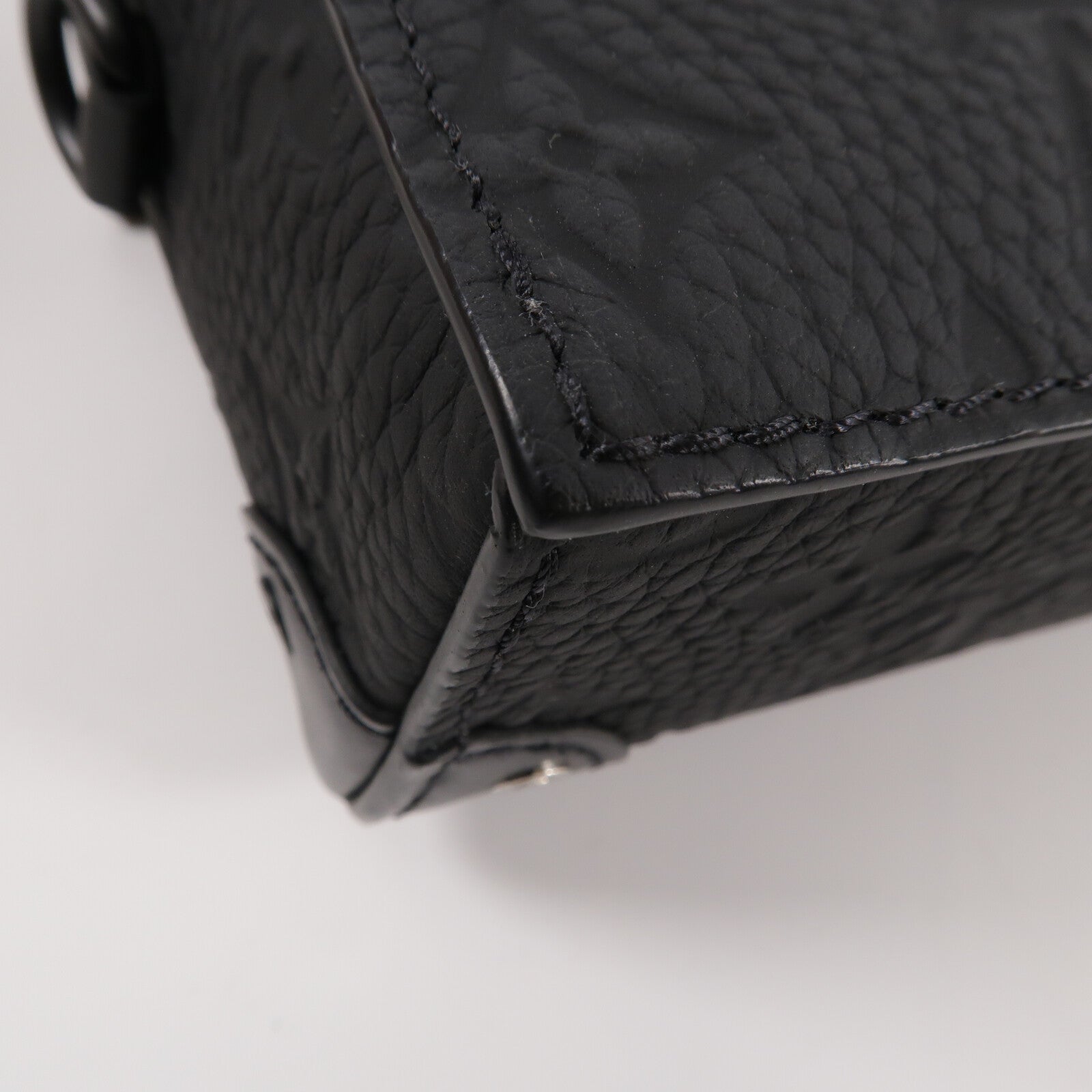 LOUIS VUITTON Monogram Taurillon Steamer Wearable Wallet肩背袋