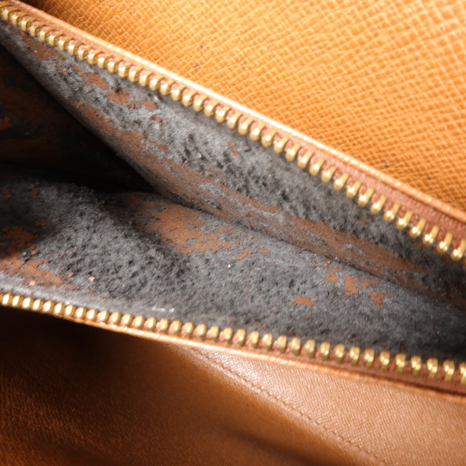 LOUIS VUITTON Monogram Malesherbes金扣手挽袋