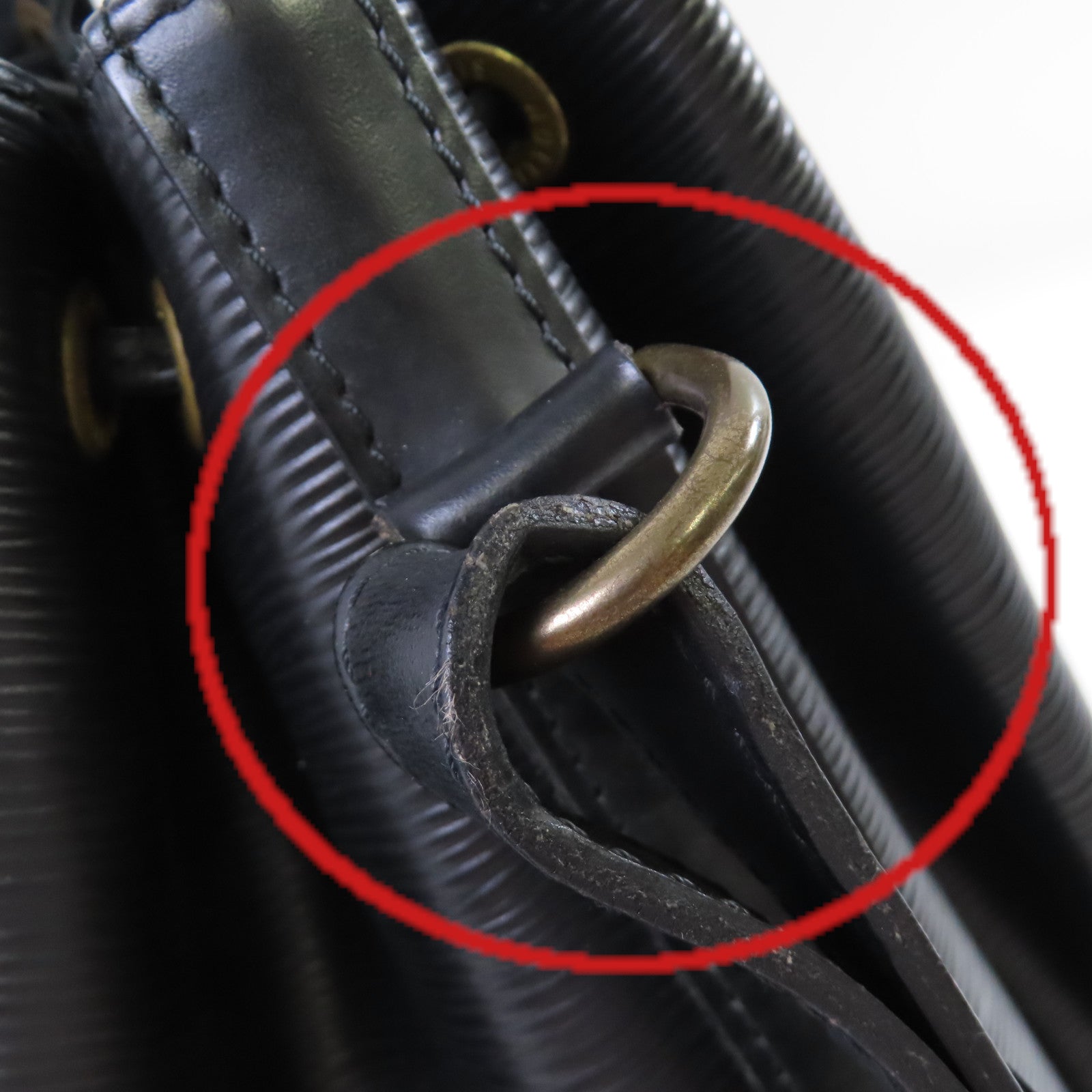 LOUIS VUITTON 【激減優惠】Epi Petit Noe Shoulder Bag金扣肩背袋黑色