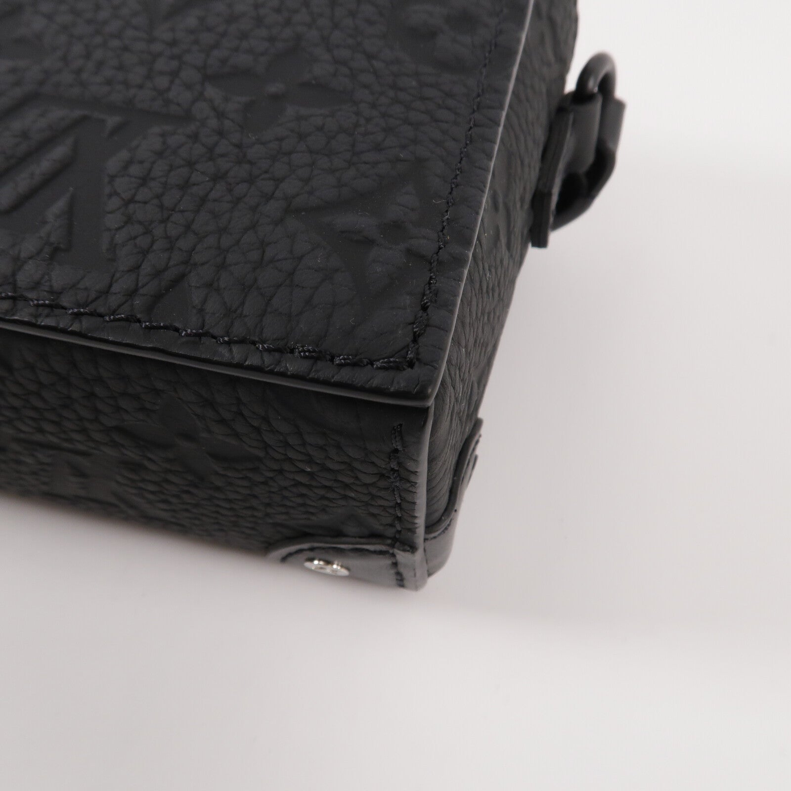 LOUIS VUITTON Monogram Taurillon Steamer Wearable Wallet肩背袋