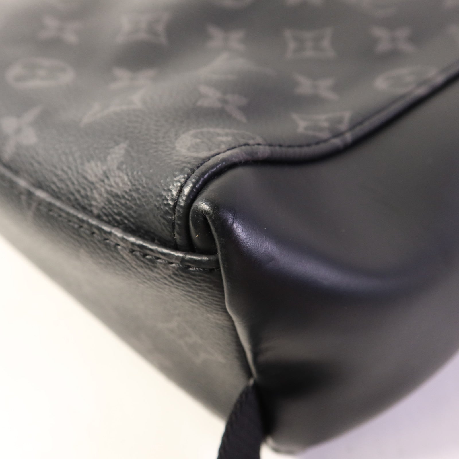 LOUIS VUITTON Monogram Eclipse Messenger PM Voyager銀扣肩背袋