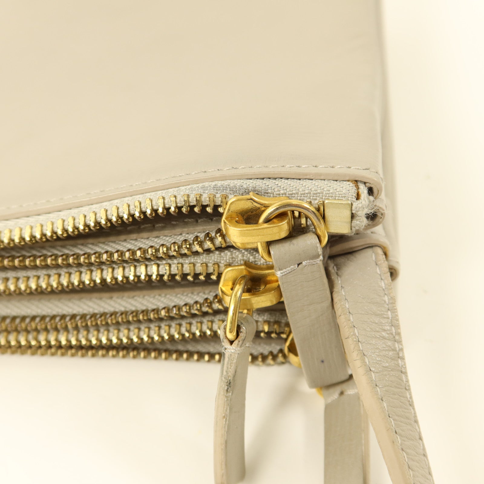 CELINE 牛皮皮革Trio Bag金扣肩背袋