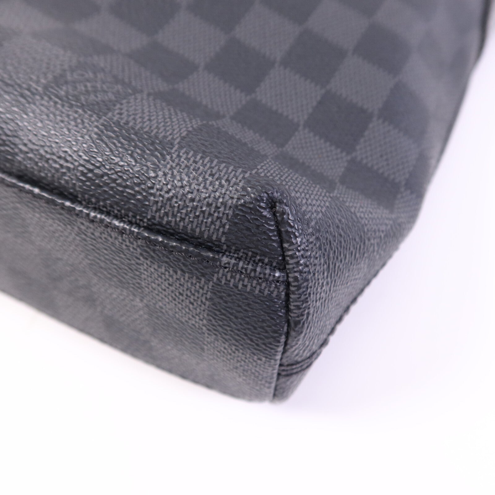 LOUIS VUITTON Damier Graphite Mick PM銀扣肩背袋