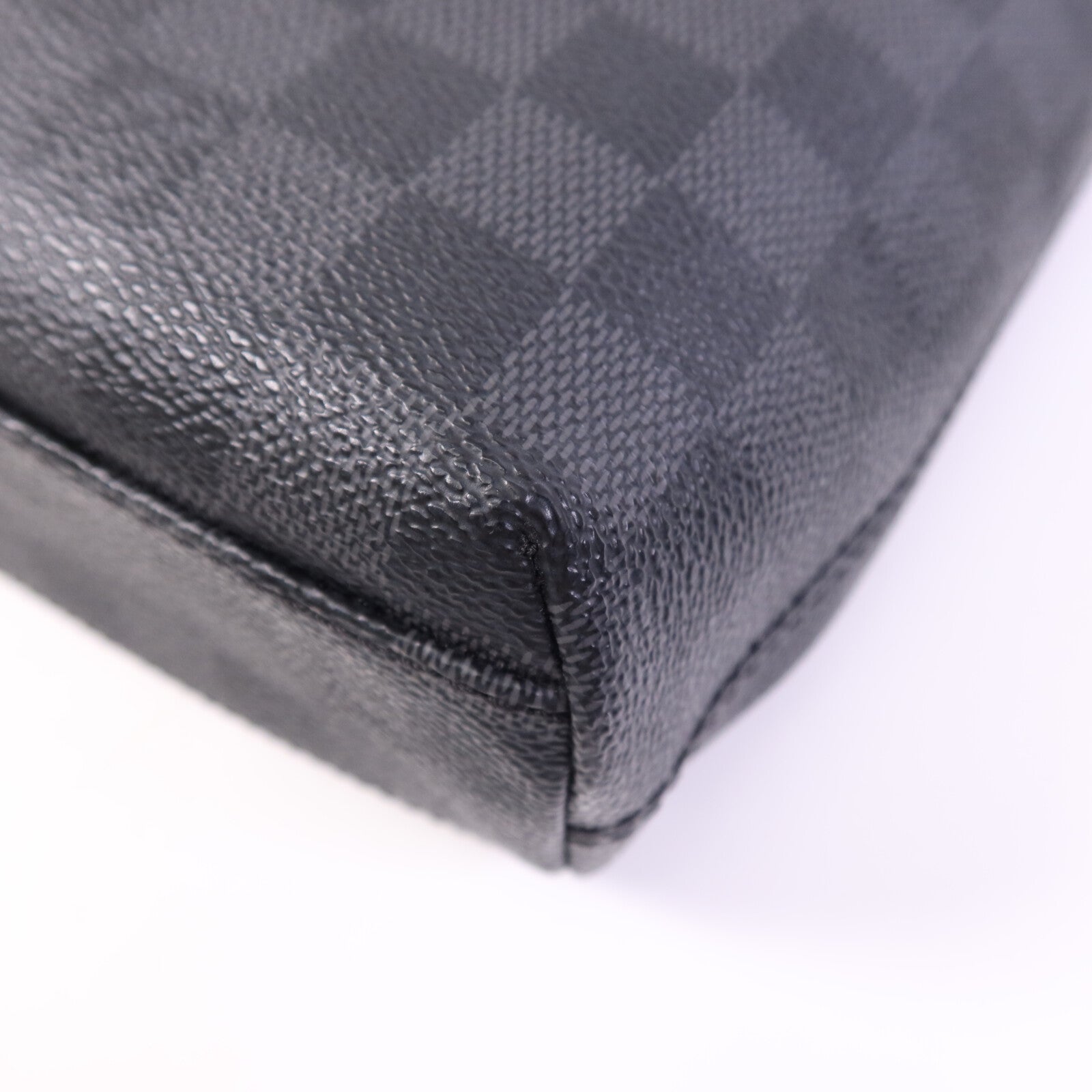 LOUIS VUITTON Damier Graphite Mick PM銀扣肩背袋