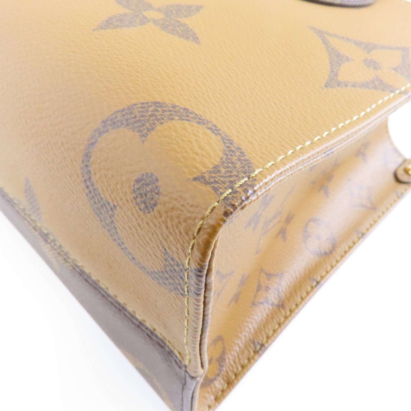 LOUIS VUITTON Monogram Giant Reverse OnTheGo PM金扣手挽肩背兩用袋啡色