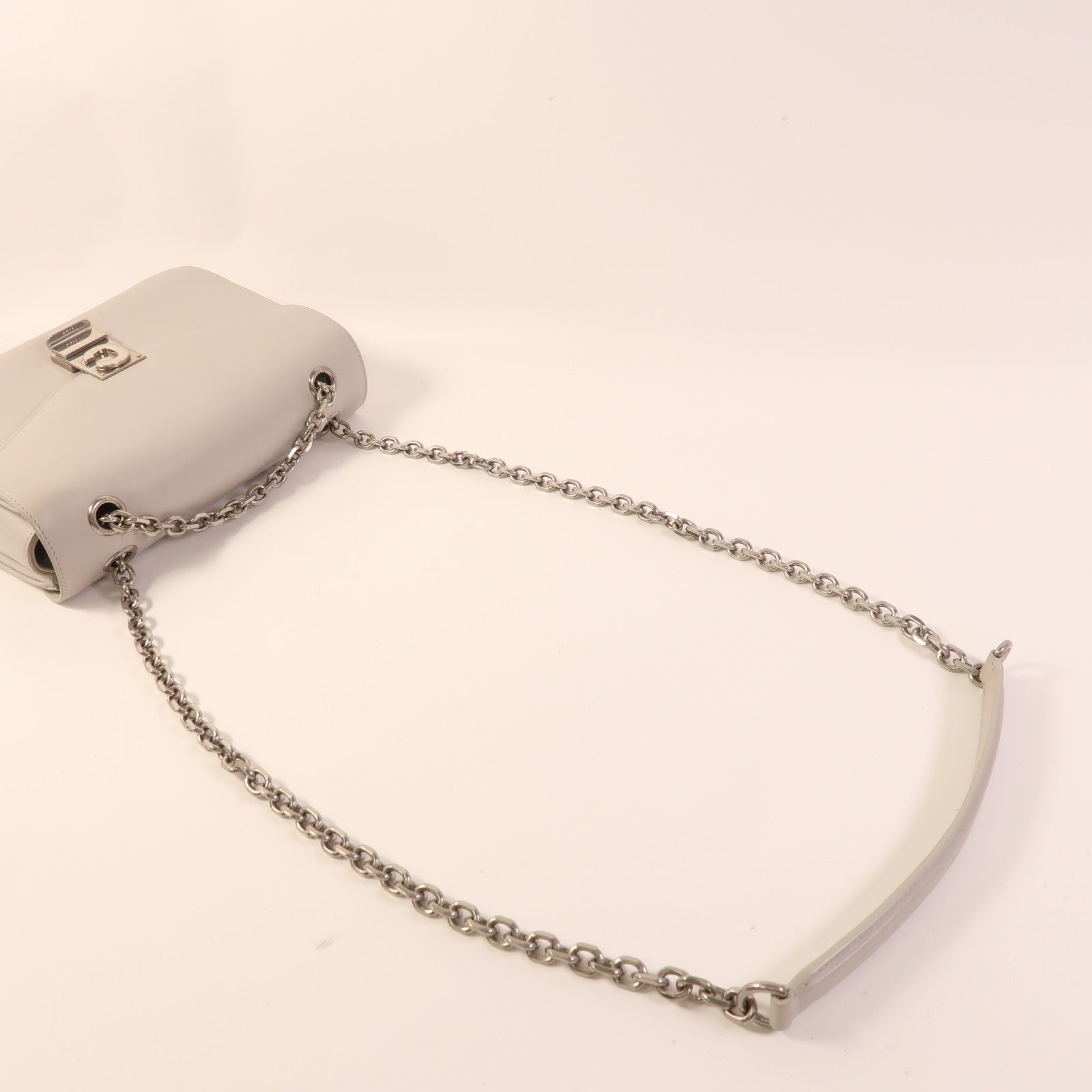 CELINE 牛皮皮革Medium C鏈帶肩背袋