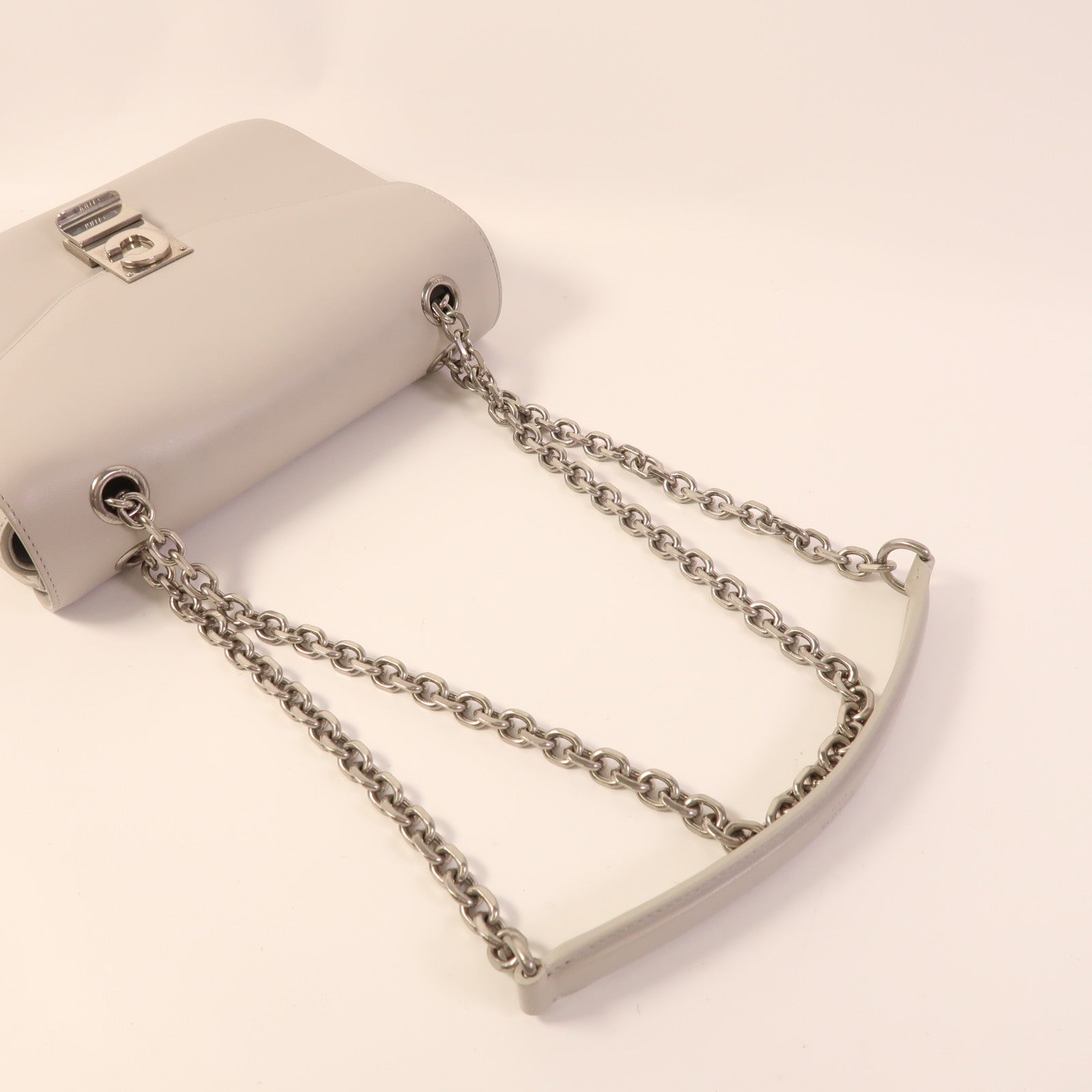 CELINE 牛皮皮革Medium C鏈帶肩背袋