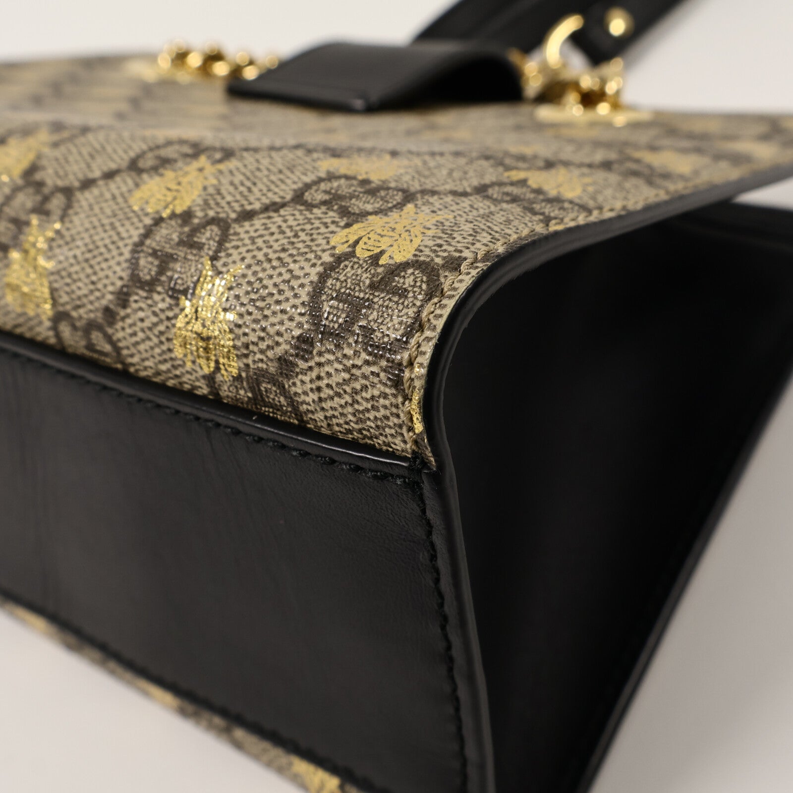 GUCCI 塗層帆布Padlock GG Small鏈帶肩背袋