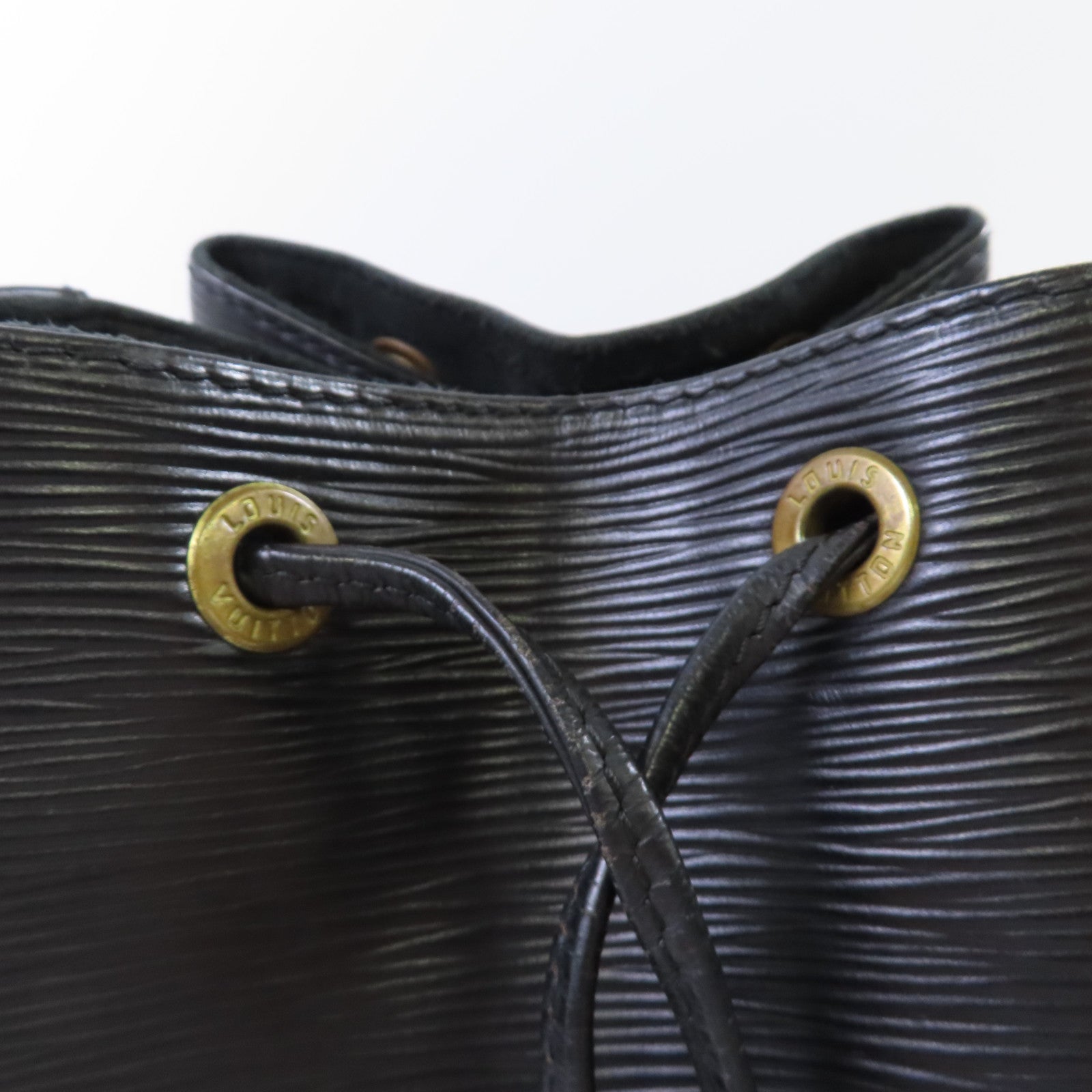 LOUIS VUITTON 【激減優惠】Epi Petit Noe Shoulder Bag金扣肩背袋黑色