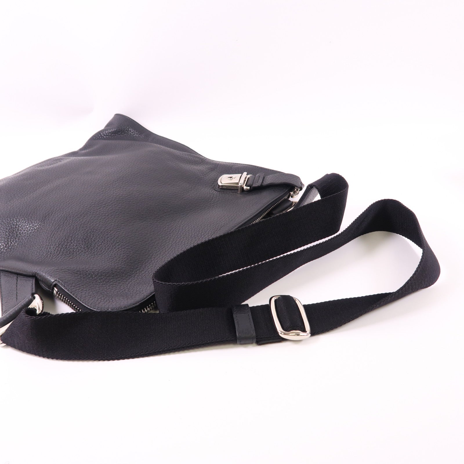 BALLY 牛皮皮革Shoulder Bag銀扣肩背袋