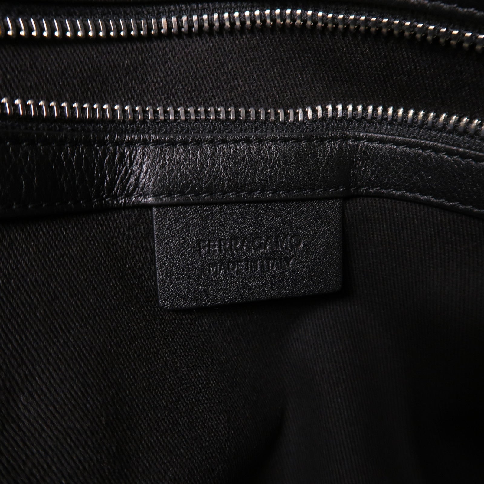 Salvatore Ferragamo 皮革2 Way Shoulder銀扣手挽肩背兩用袋黑色