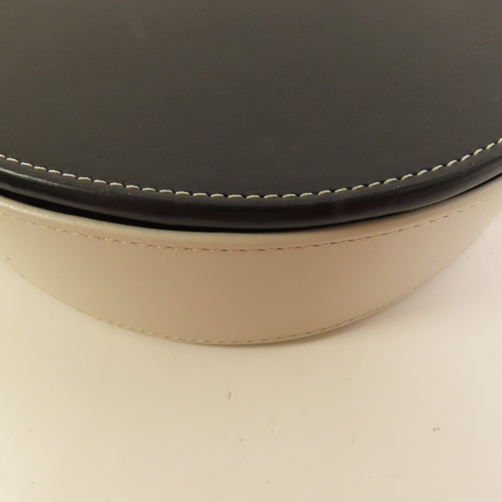 LOEWE 【激減優惠】牛皮皮革Heel Pouch肩背袋