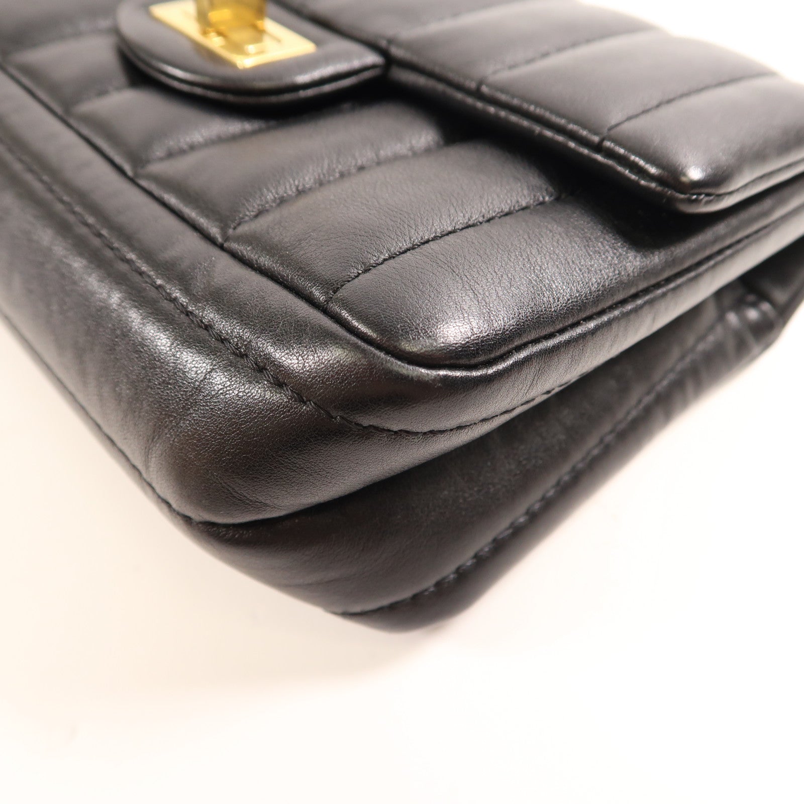 CHANEL 牛皮皮革2.55 Mini金扣鏈帶肩背袋