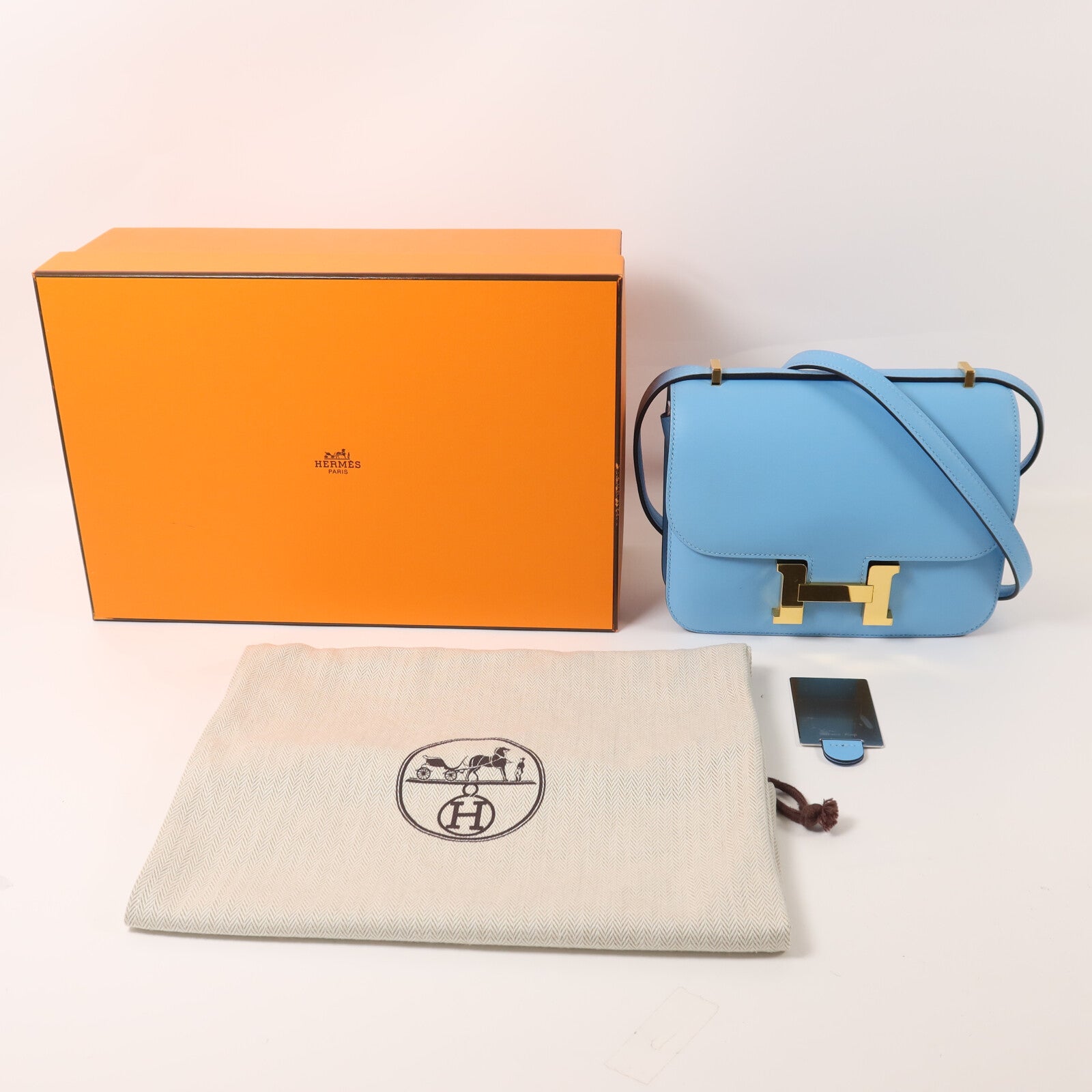 HERMES Swift皮革Constance Mini肩背袋Celeste