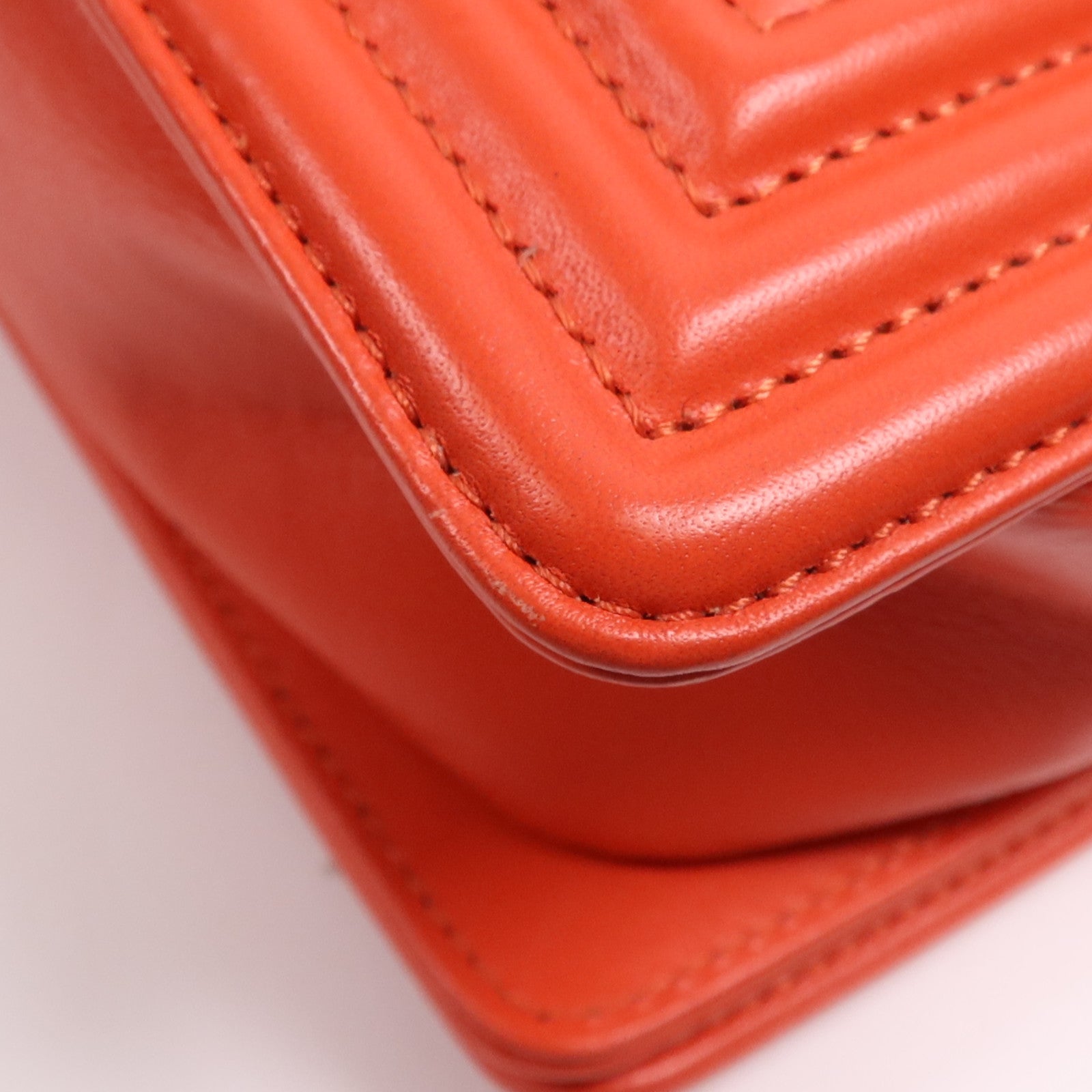 CHANEL 牛皮皮革Boy 28金扣鏈帶肩背袋