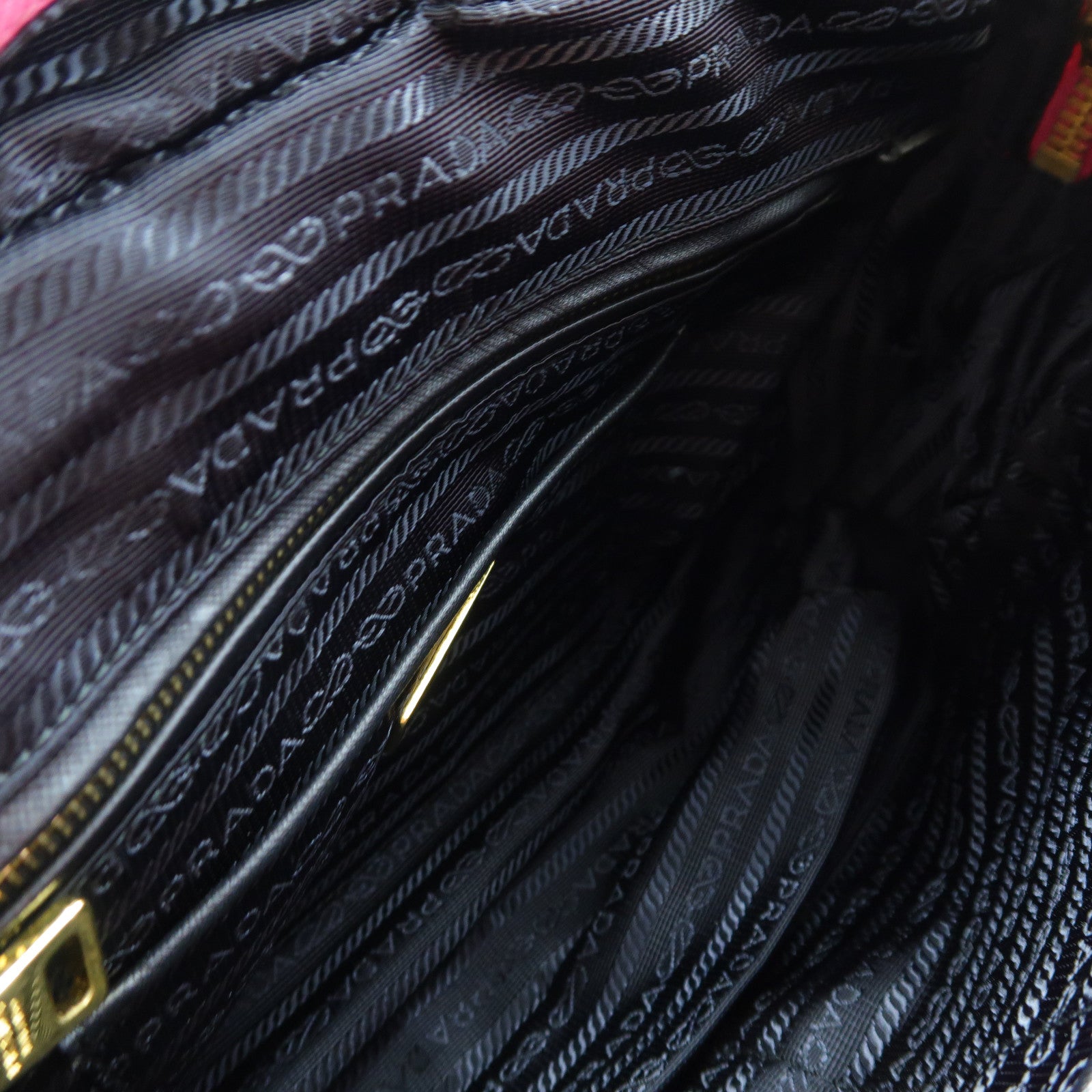 PRADA 菱格尼龍Chain Shoulder金扣鏈帶肩背袋粉紅色