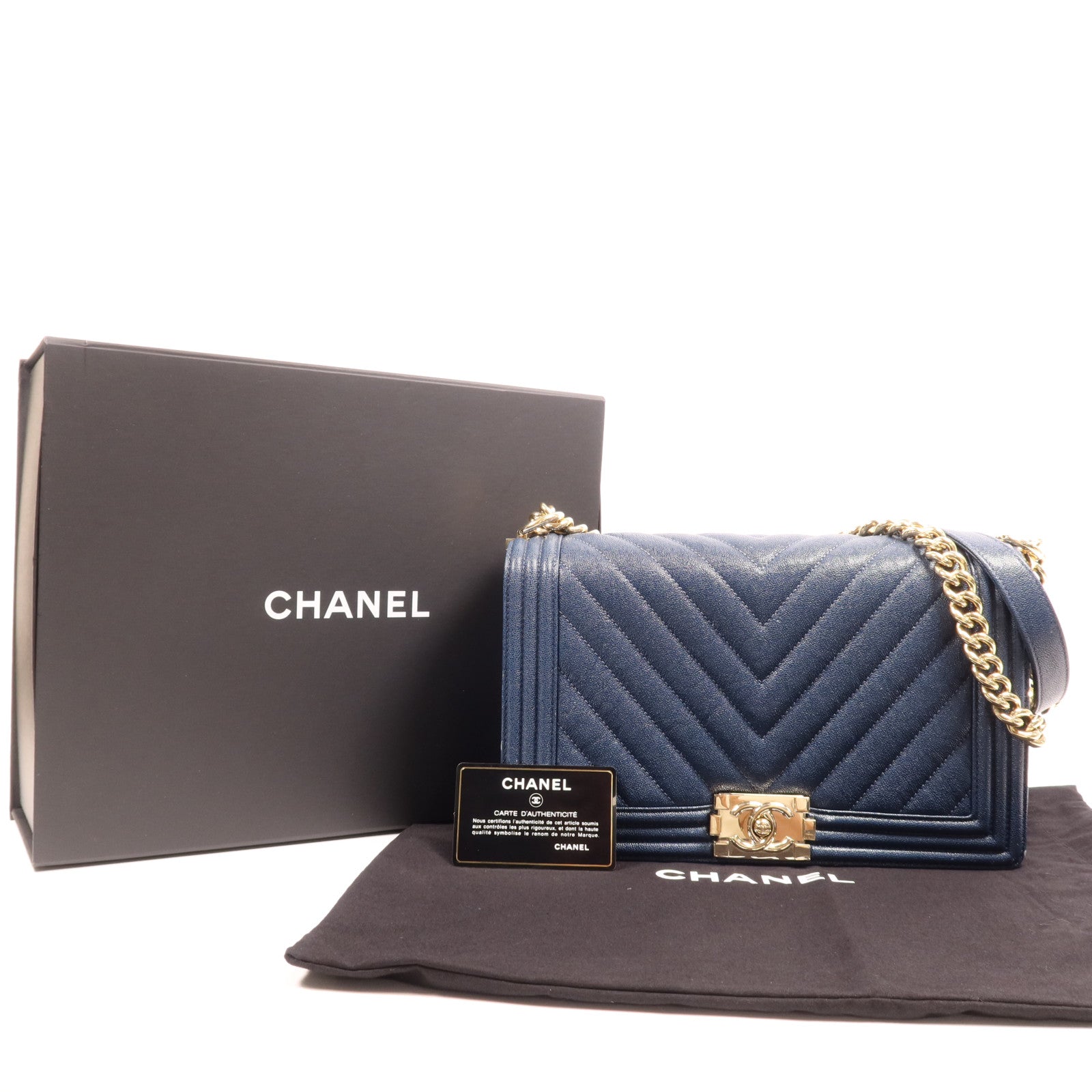 CHANEL Caviar皮革Boy 28金扣鏈帶肩背袋