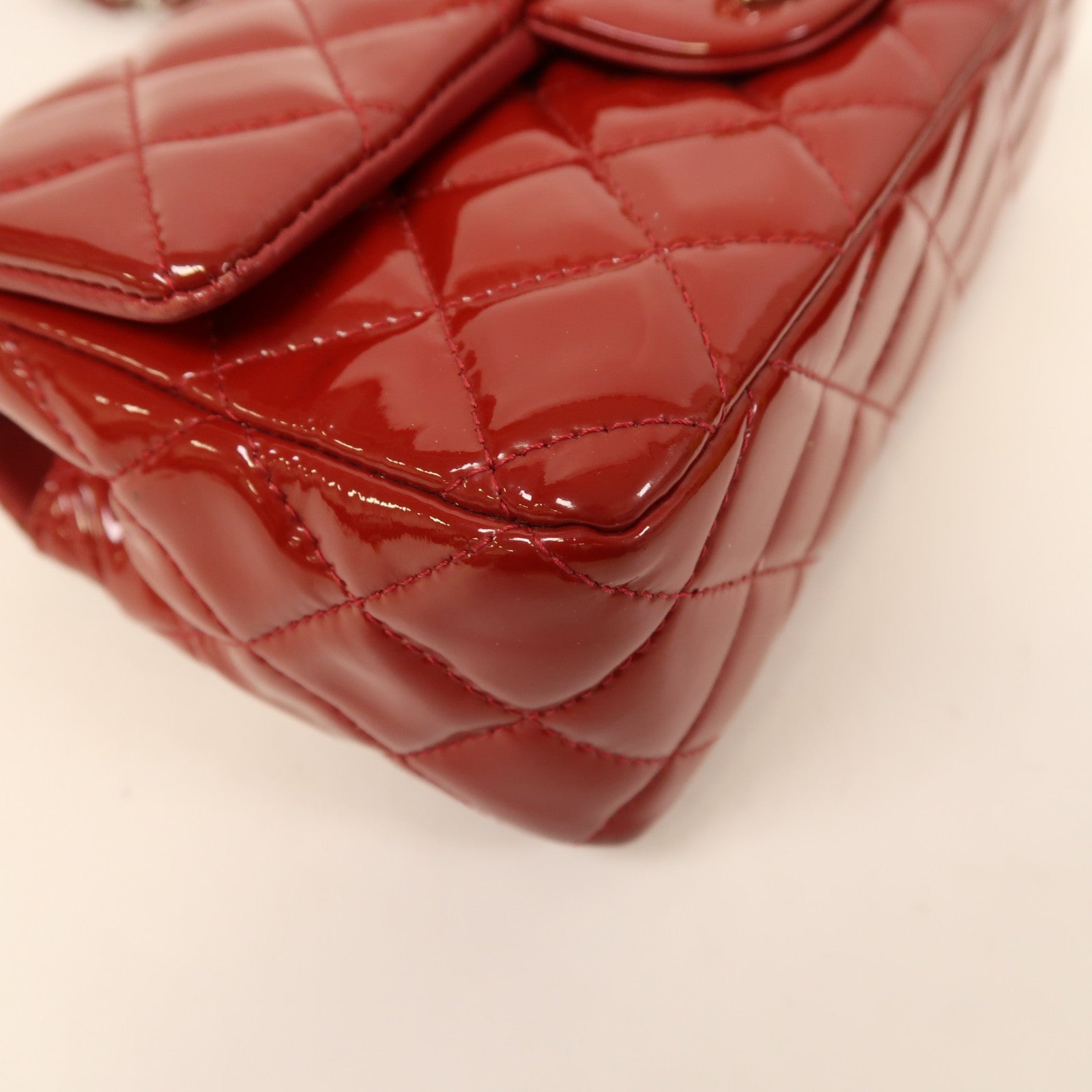 CHANEL 【激減優惠】漆皮皮革Classic 20銀扣肩背袋