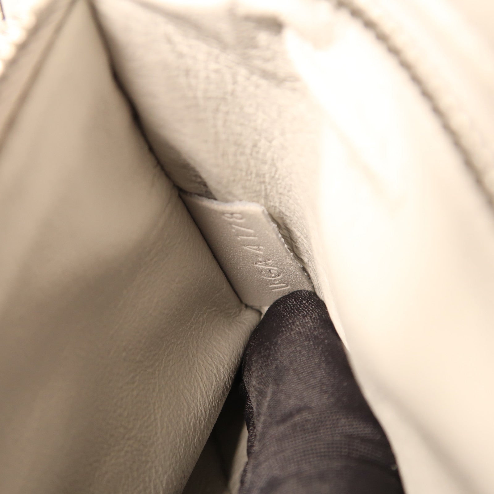 CELINE 牛皮皮革Medium C鏈帶肩背袋