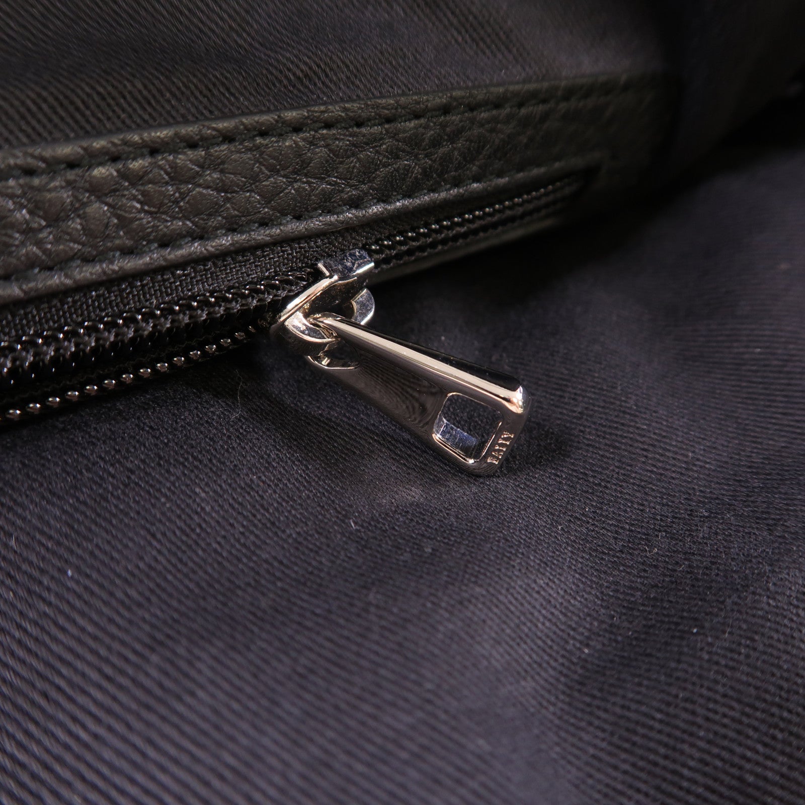 BALLY 牛皮皮革Shoulder Bag銀扣肩背袋