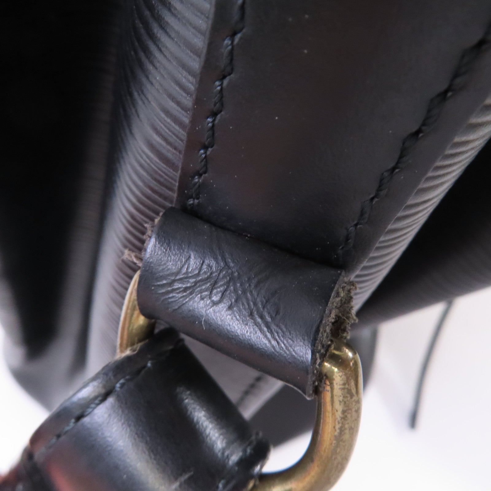 LOUIS VUITTON 【激減優惠】Epi Petit Noe Shoulder Bag金扣肩背袋黑色