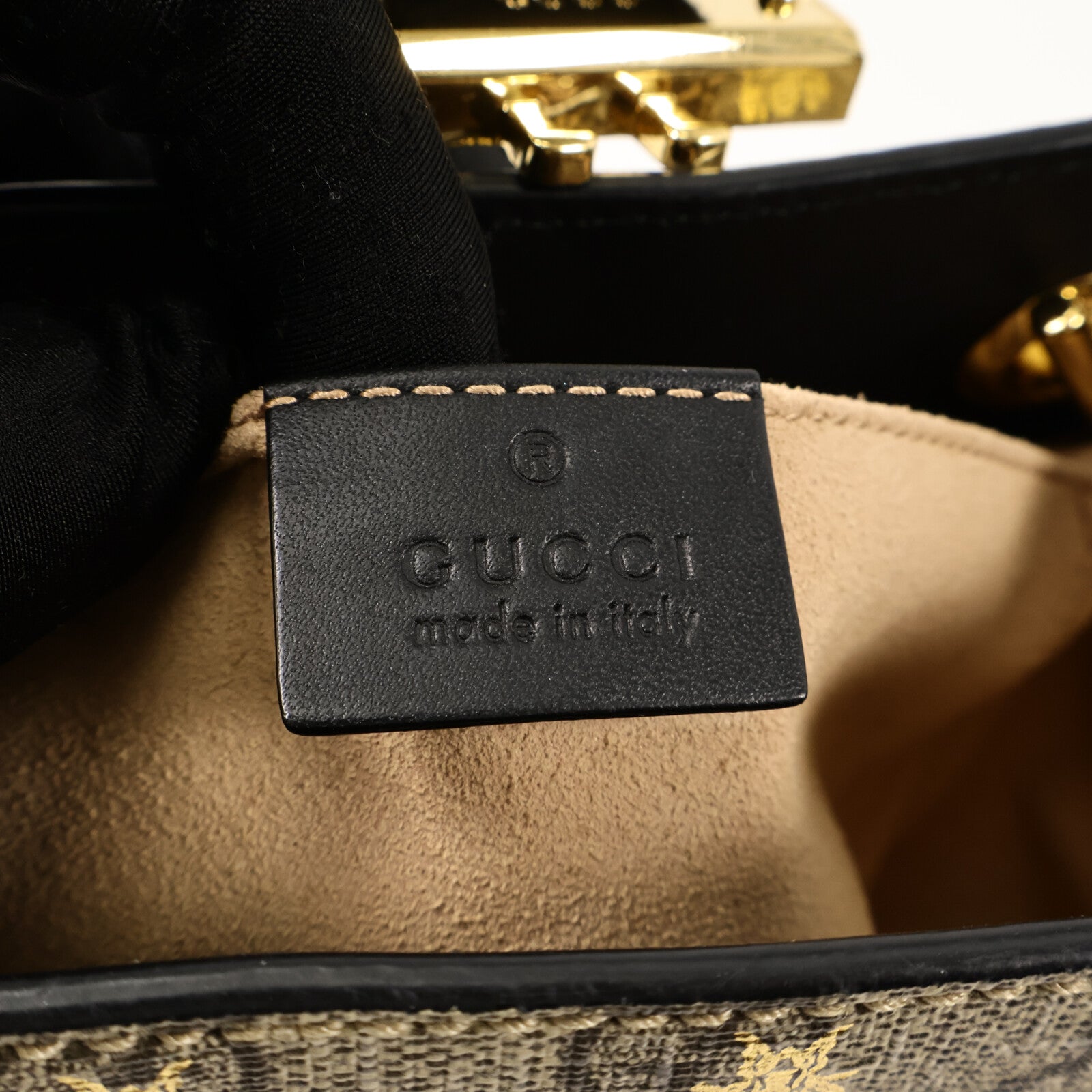 GUCCI 塗層帆布Padlock GG Small鏈帶肩背袋