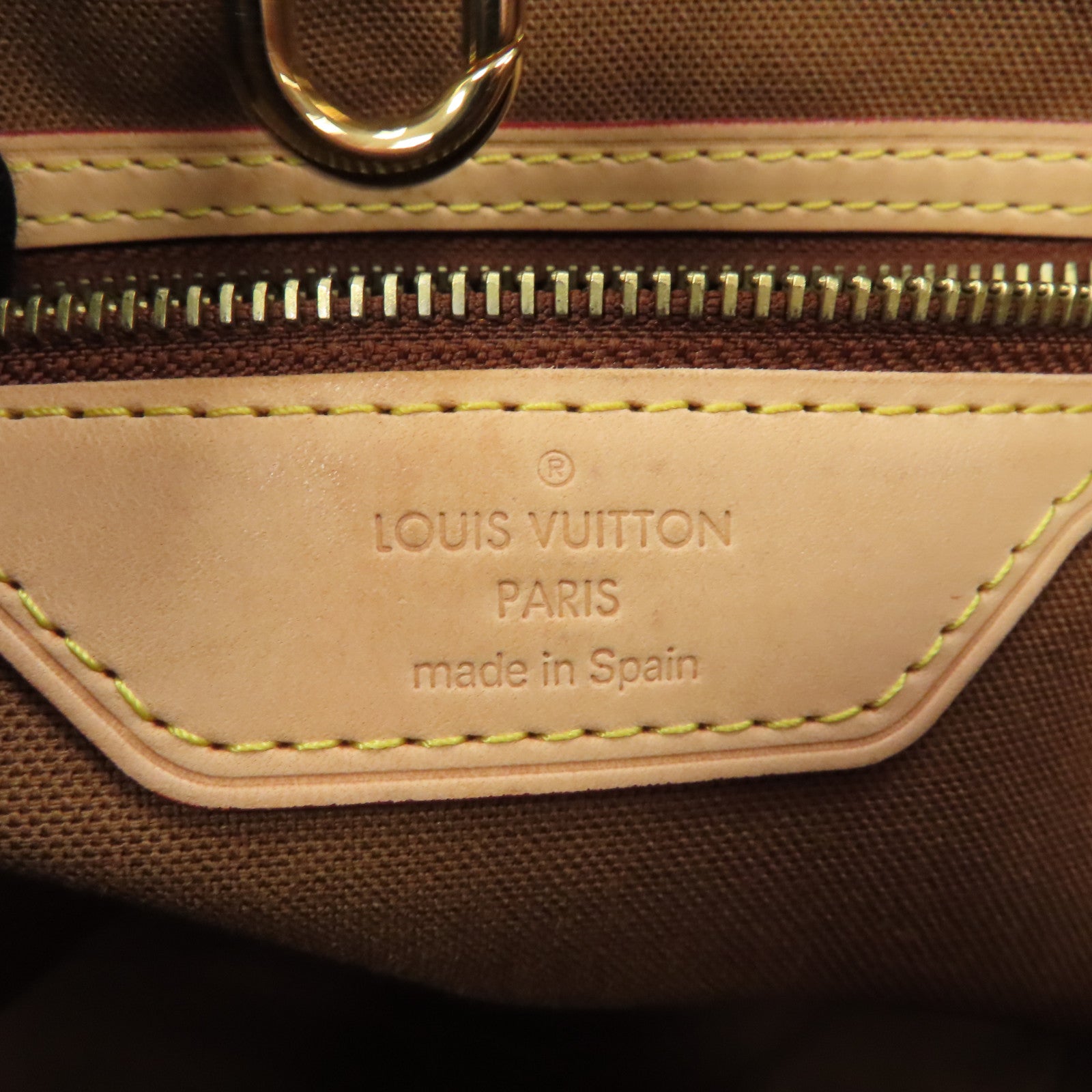 LOUIS VUITTON Monogram Batignolles Vertical金扣手挽袋棕色