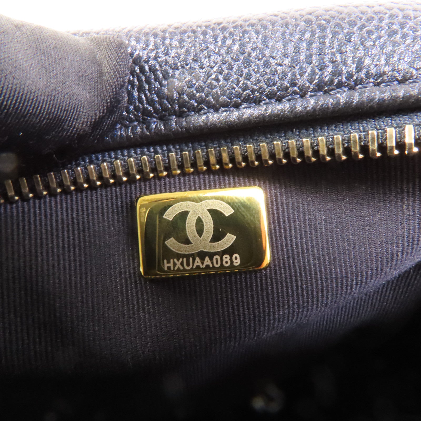 CHANEL 牛皮皮革Camera Bag金扣鏈帶肩背袋