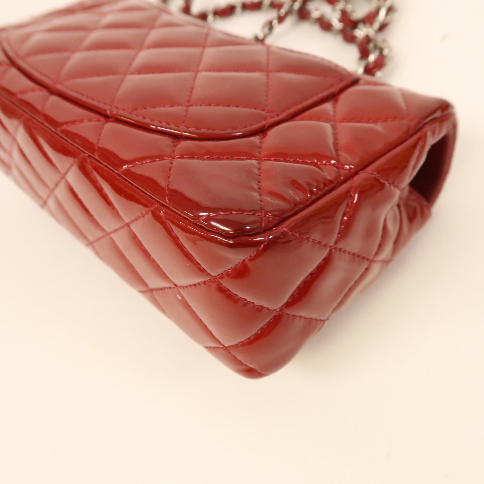 CHANEL 【激減優惠】漆皮皮革Classic 20銀扣肩背袋